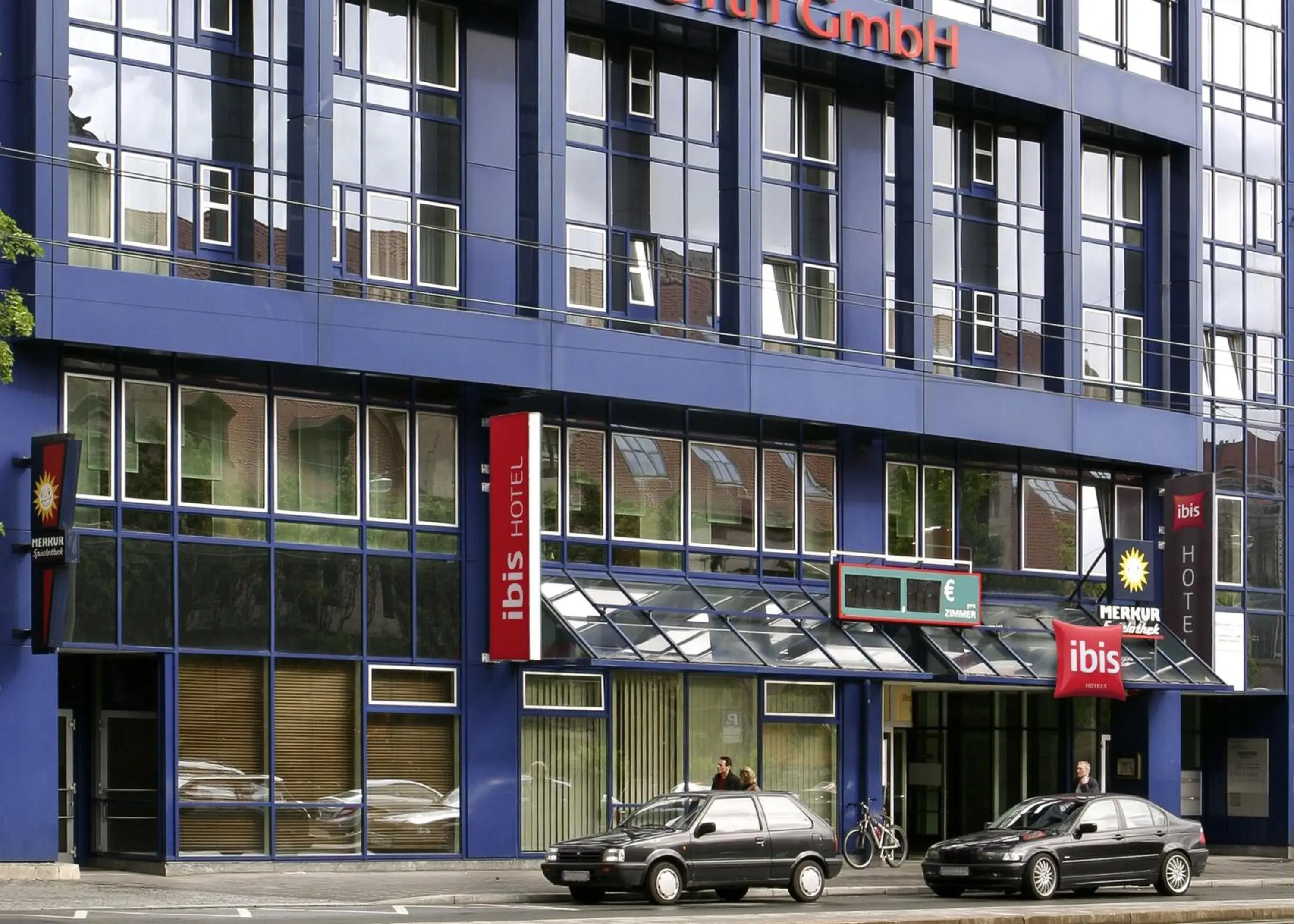 Facade/entrance, Property Building in Ibis Nuernberg Hauptbahnhof