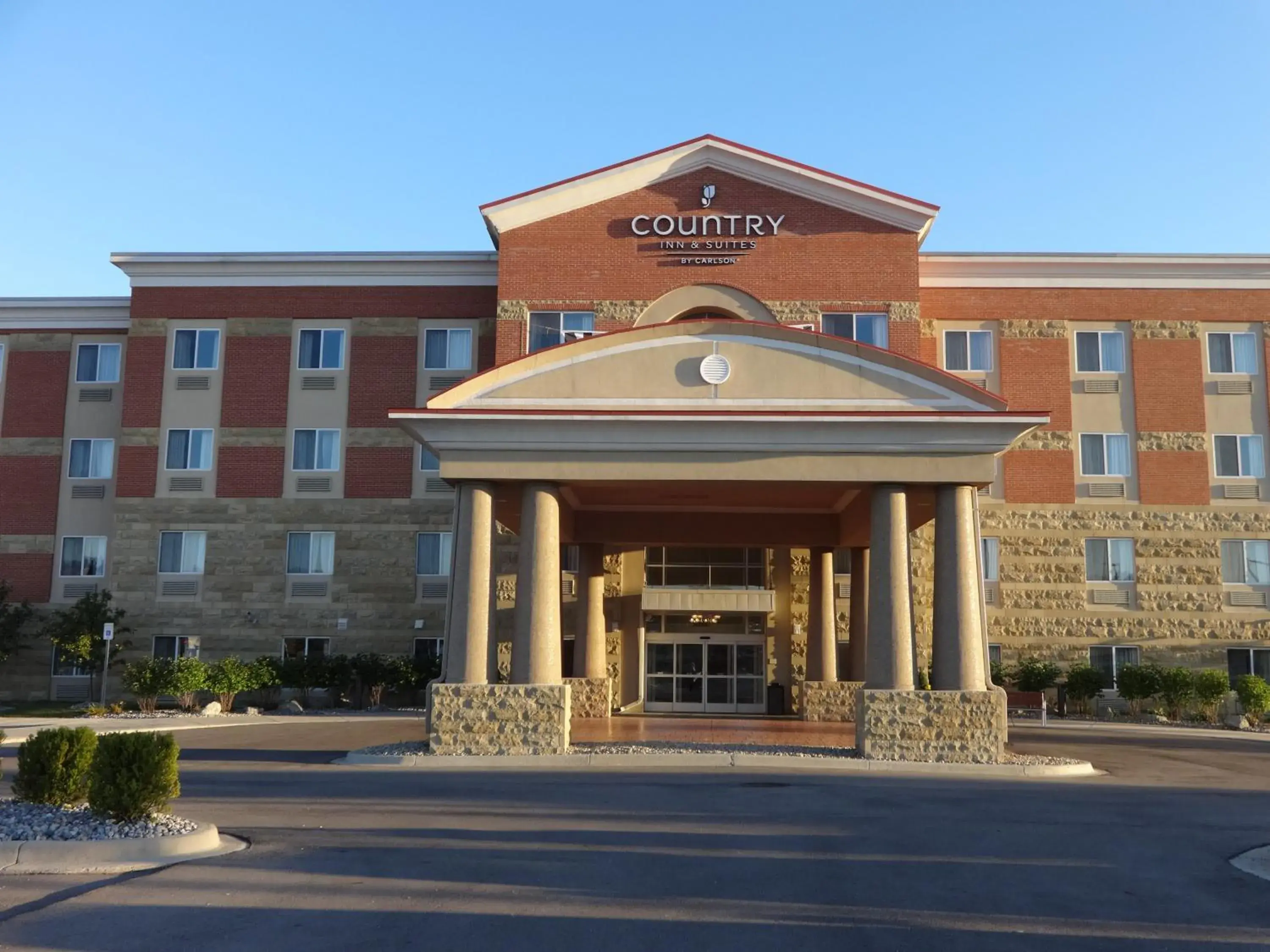 Facade/entrance, Property Building in Country Inn & Suites by Radisson, Dearborn, MI