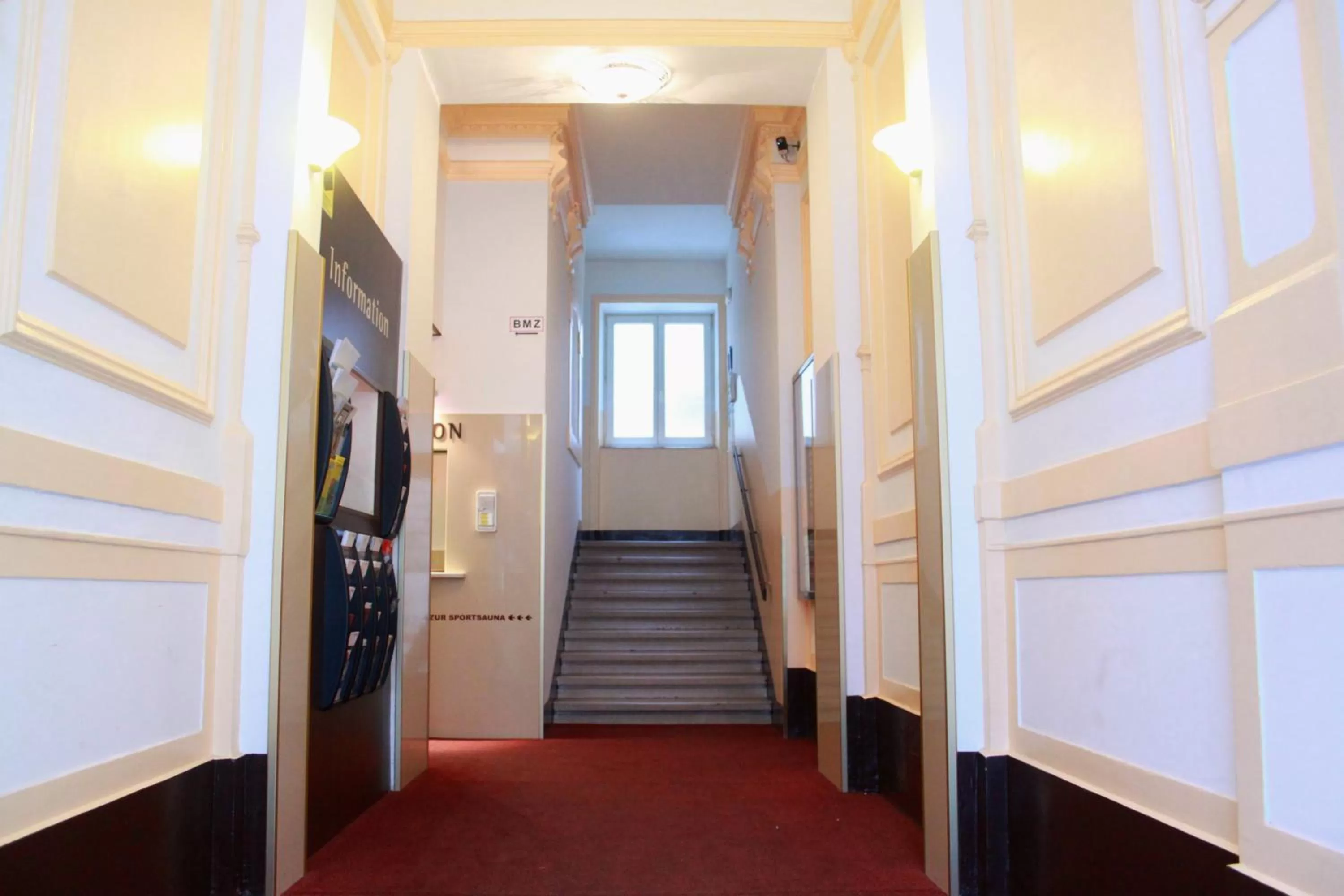 Lobby or reception in Hotel-Pension Wild