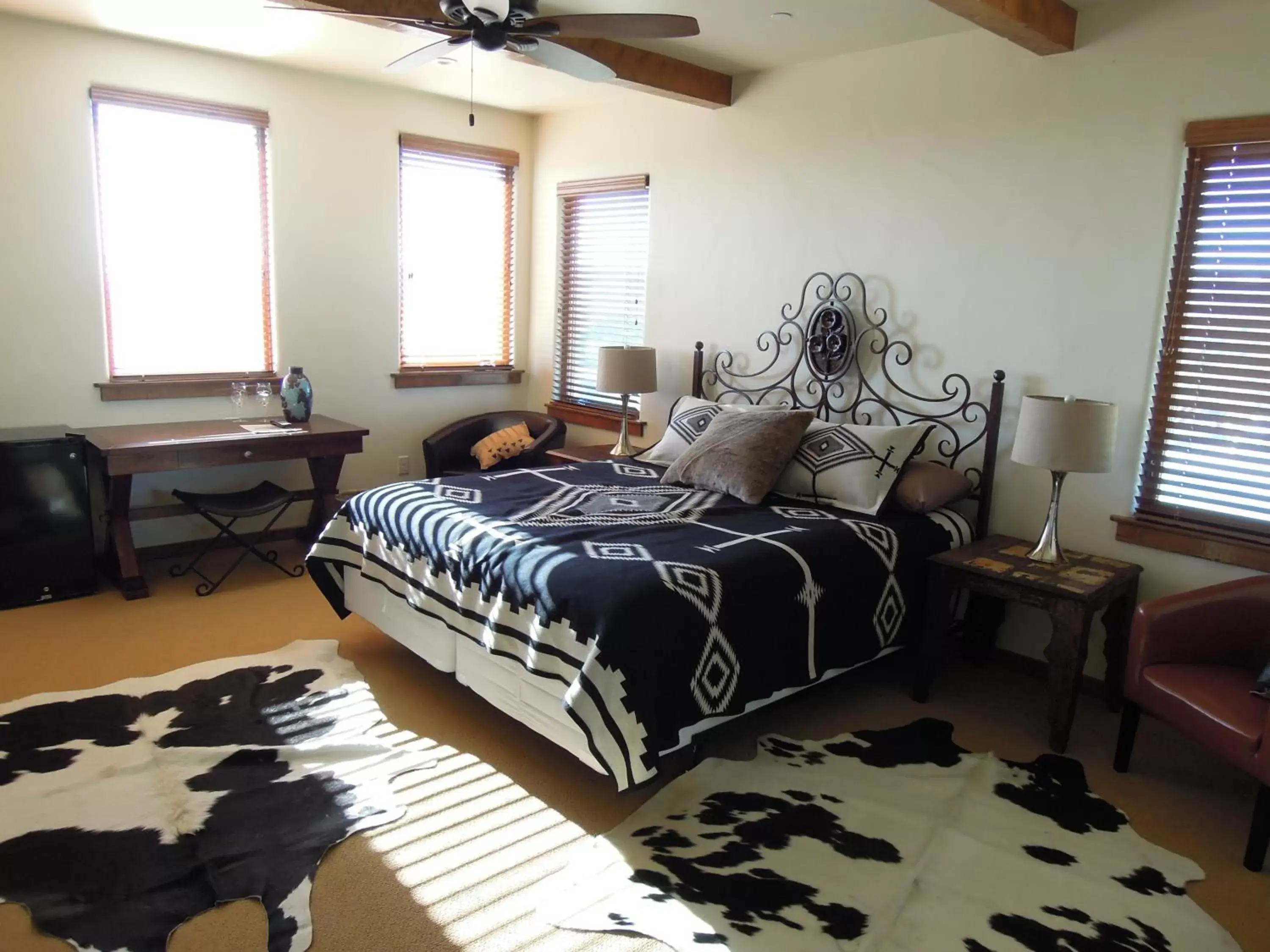 Superior King Room in Croad Vineyards - The Inn Superior King Room in Croad Vineyards - The Inn