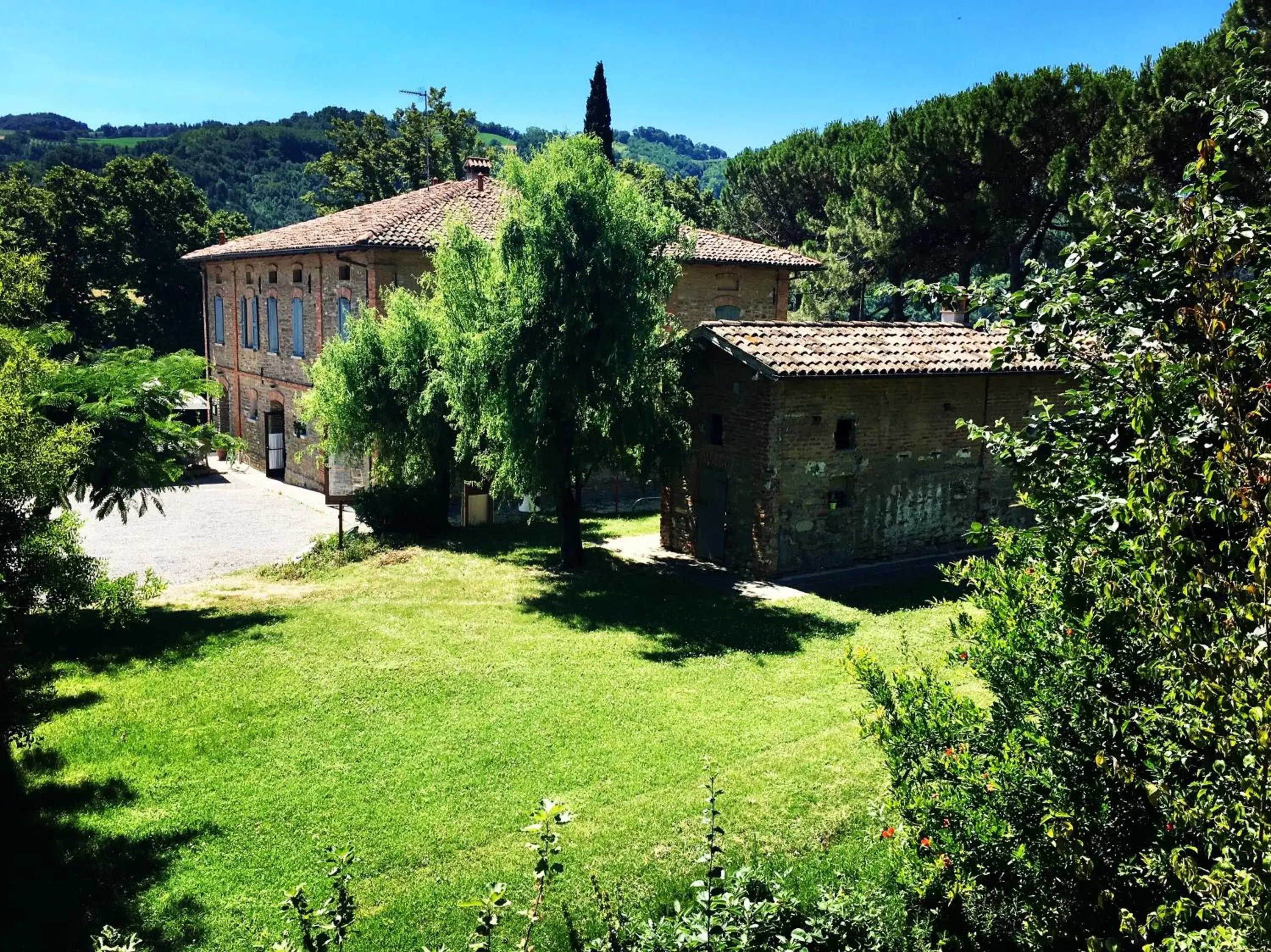 Garden, Property Building in Il Cardello Locanda