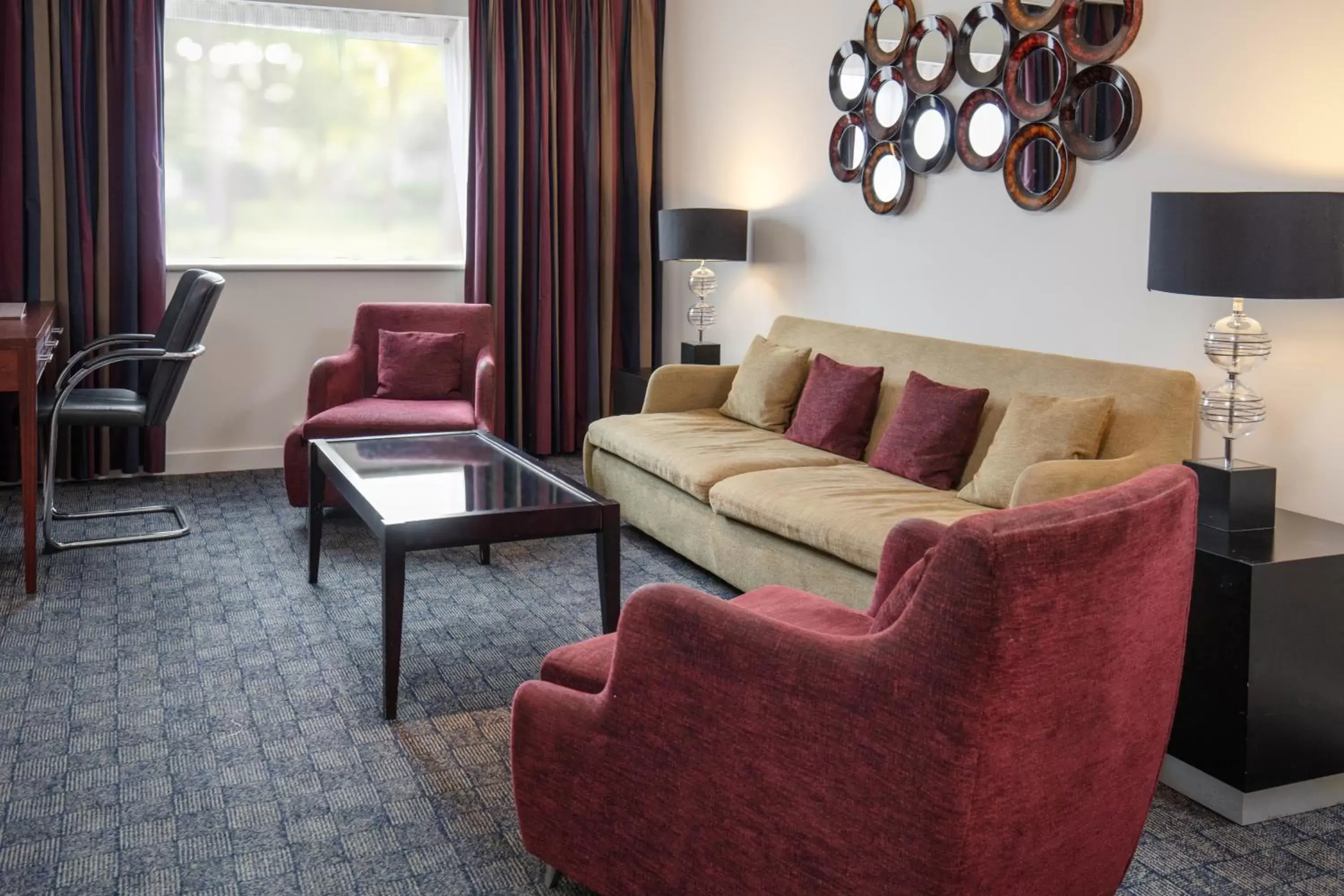 Living room in Forest Pines Hotel, Spa & Golf Resort Living room in Forest Pines Hotel, Spa & Golf Resort