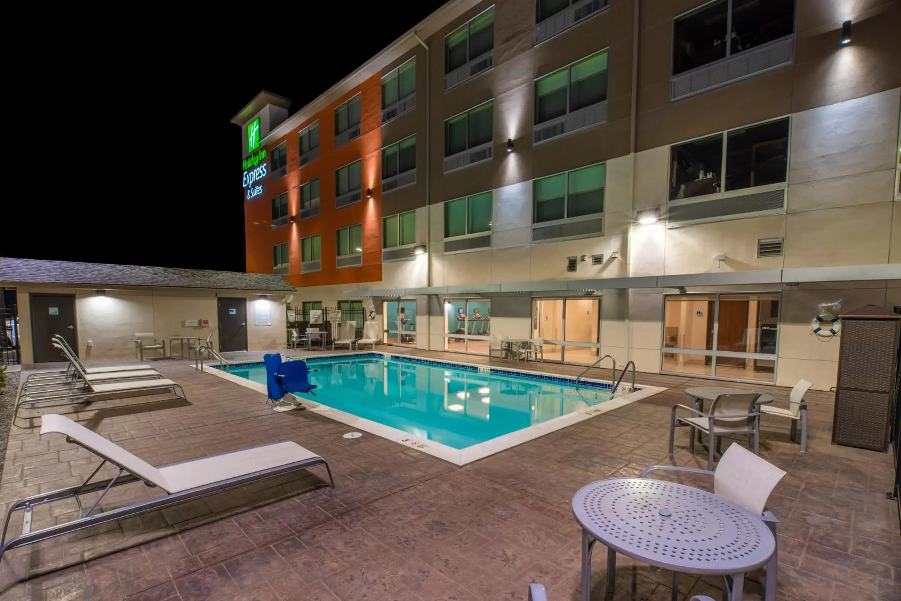 Swimming Pool in Holiday Inn Express & Suites - Moses Lake, an IHG Hotel