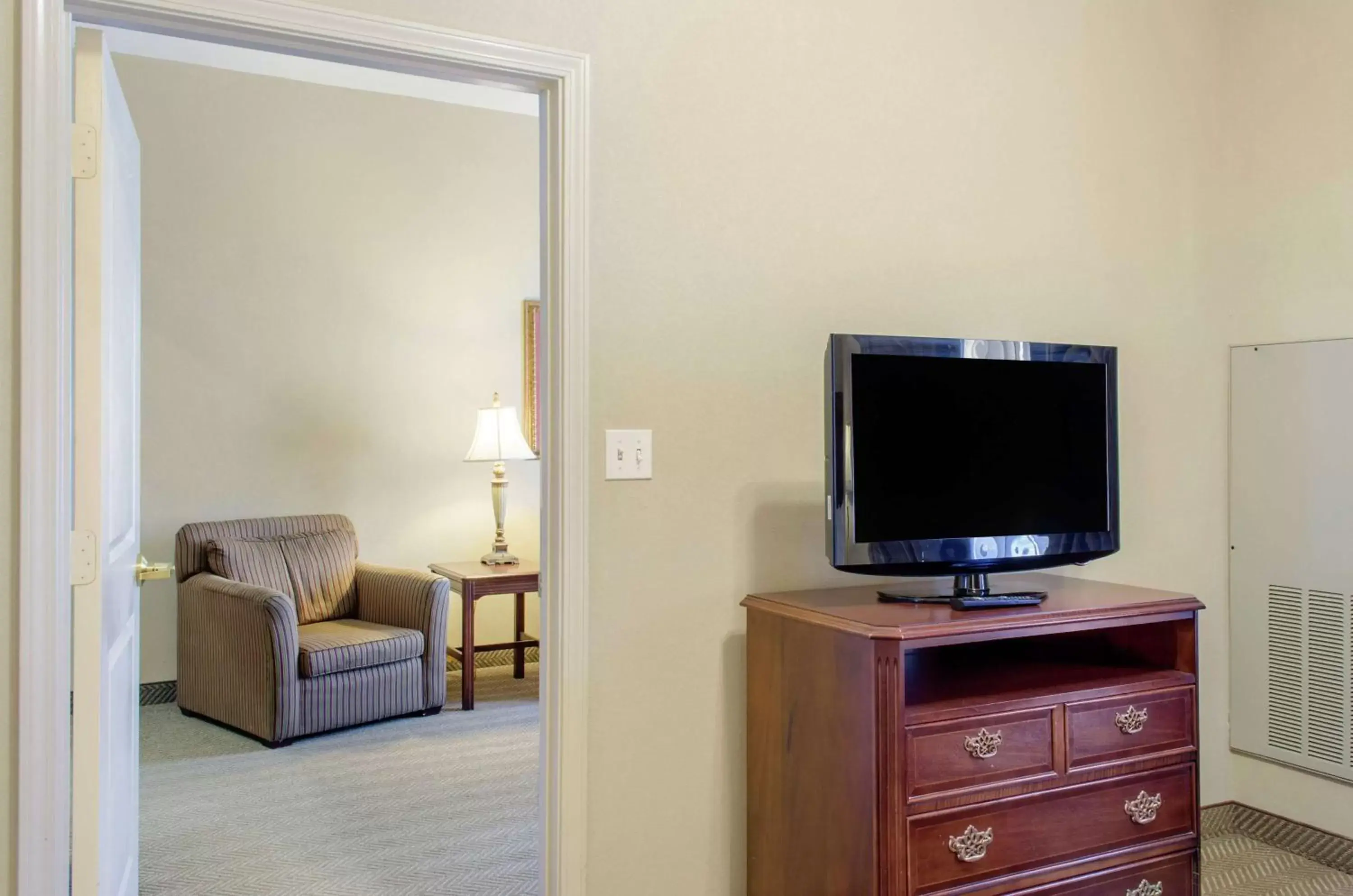 Bedroom, TV/Entertainment Center in Homewood Suites by Hilton College Station