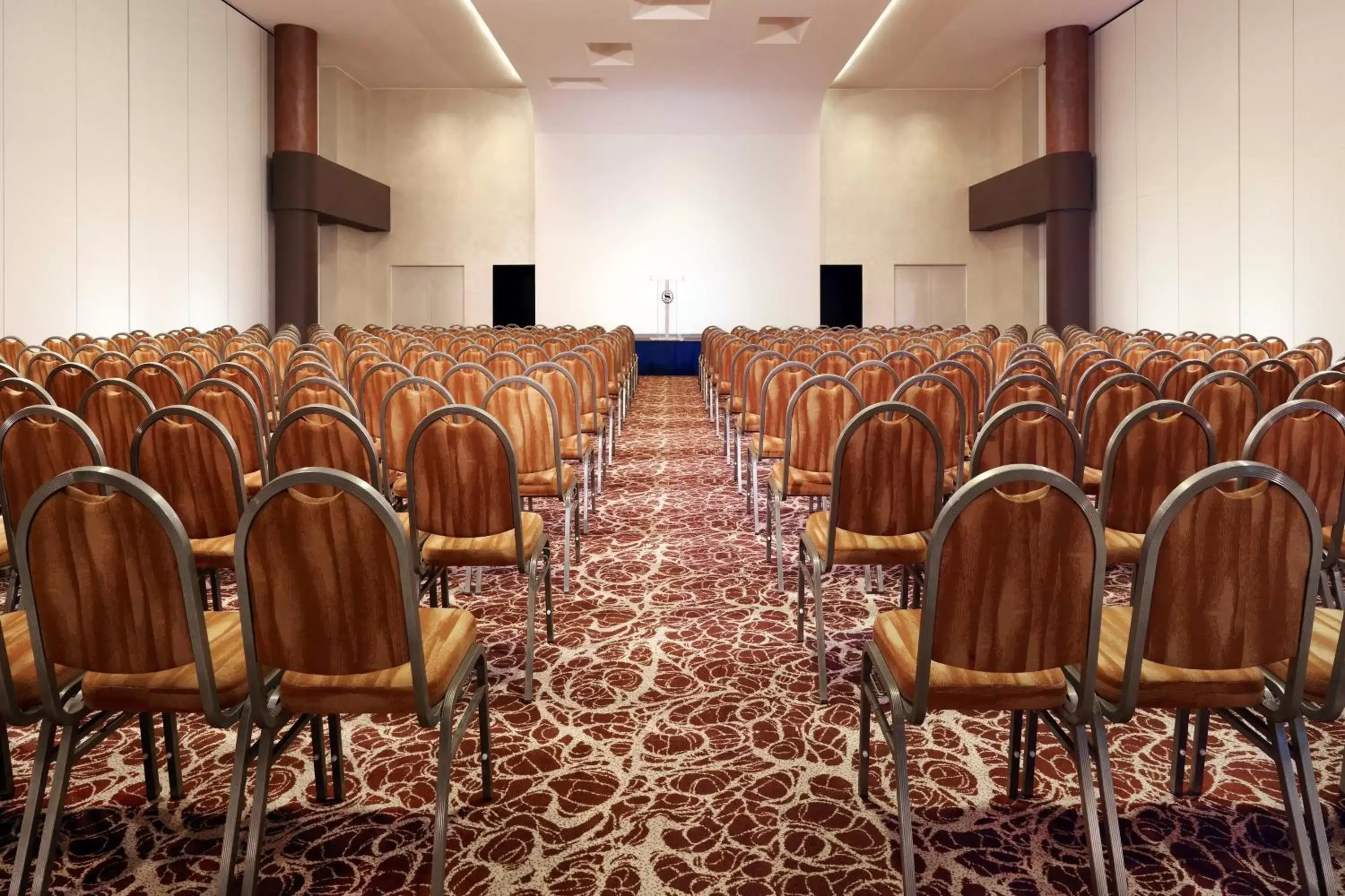 Meeting/conference room in Sheraton Milan Malpensa Airport Hotel & Conference Centre