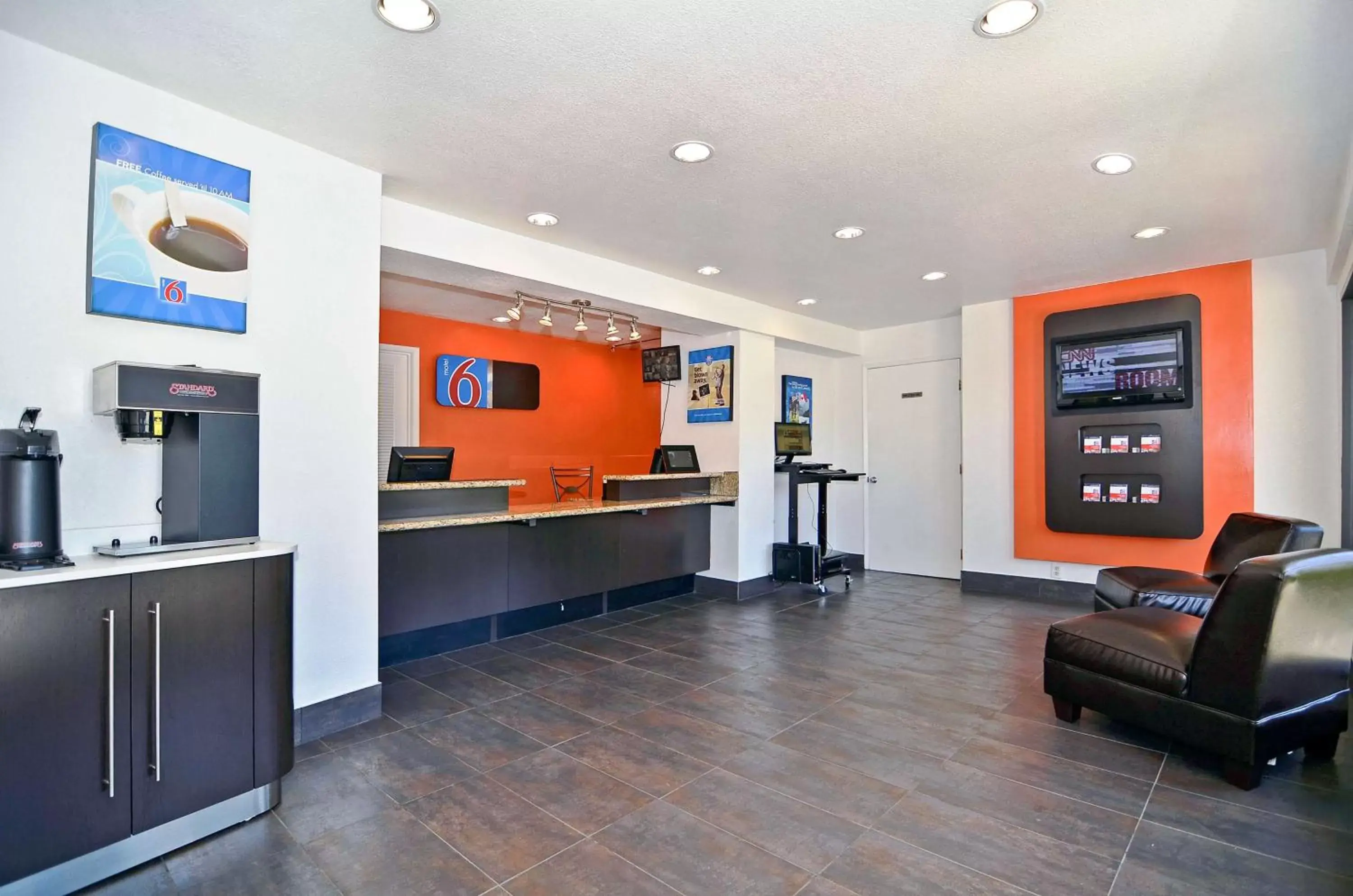 TV and multimedia, Lobby/Reception in Motel 6-Fairfield, CA - Napa Valley