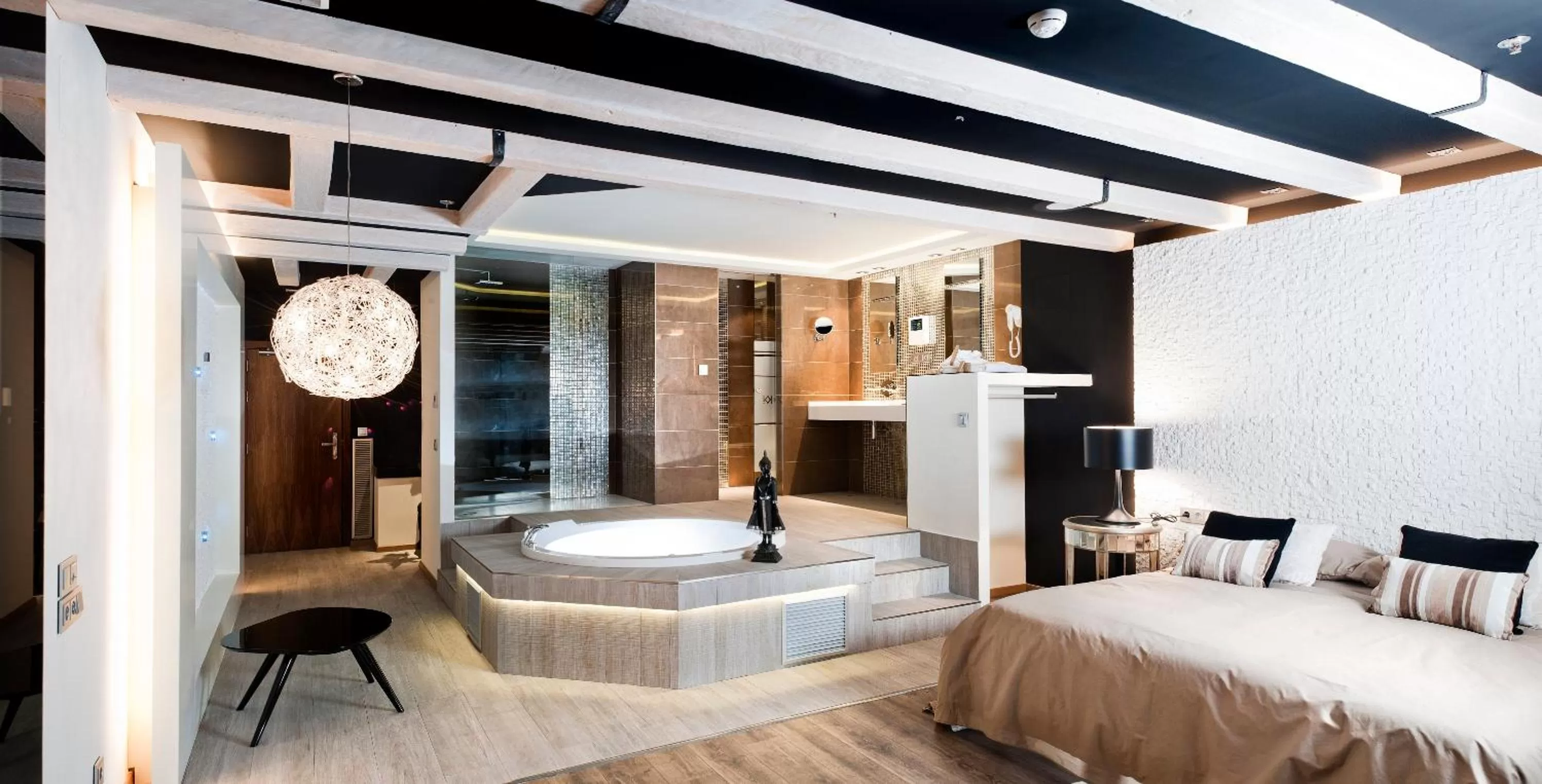 Photo of the whole room, Bed in Kadrit Hotel