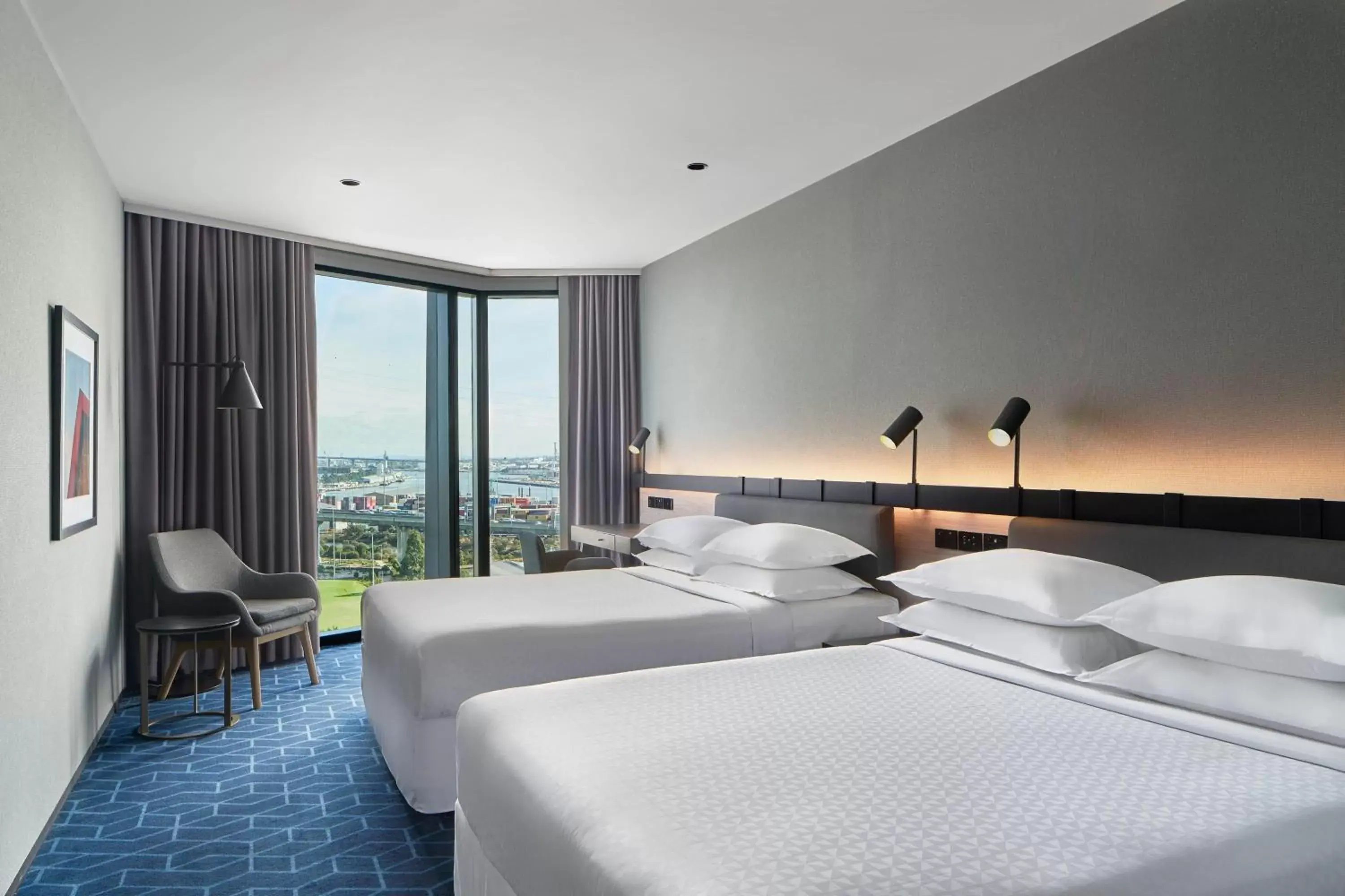 Photo of the whole room, Bed in Four Points by Sheraton Melbourne Docklands