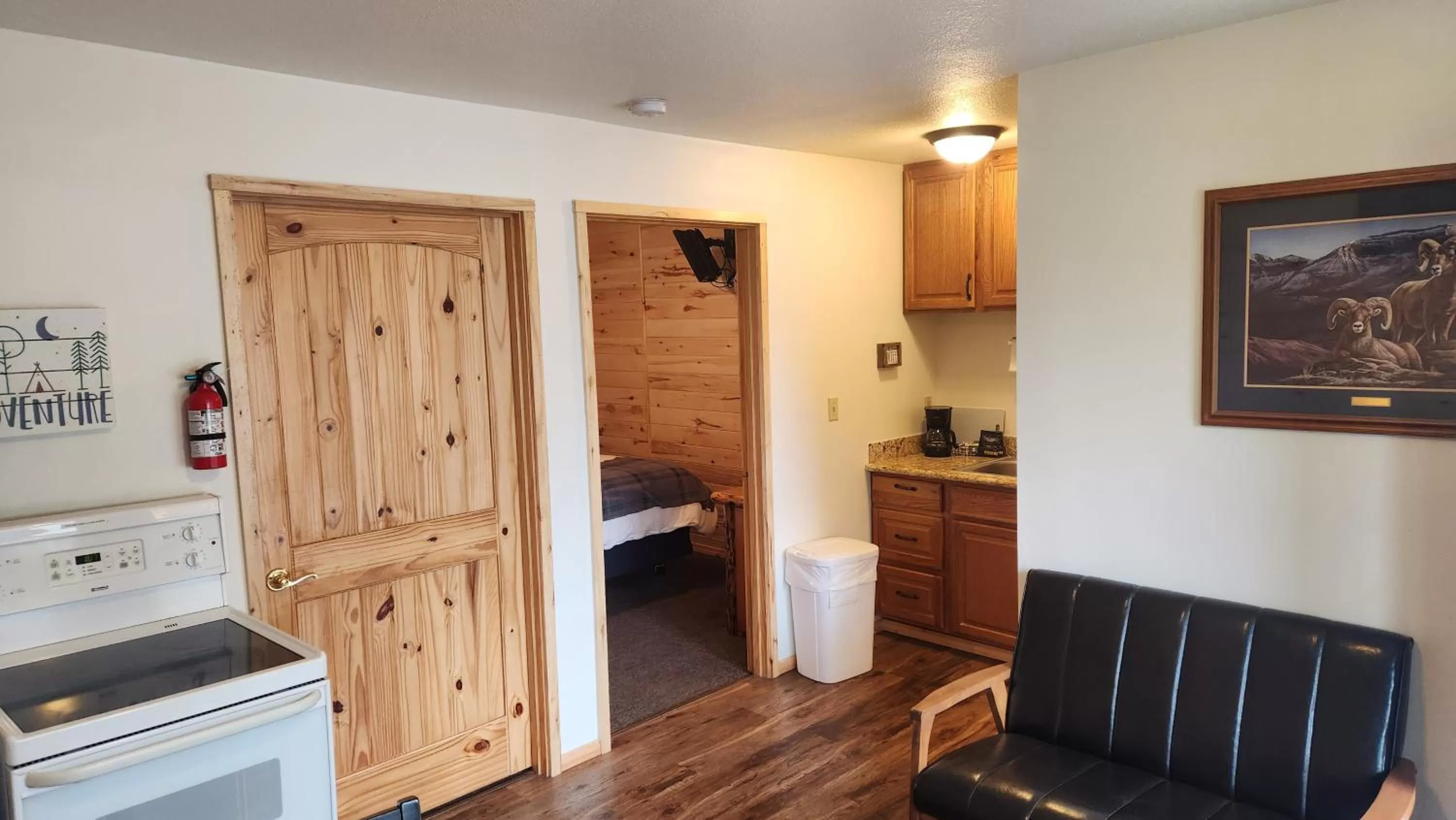 Kitchen or kitchenette in Beargrass Lodging & RV Resort