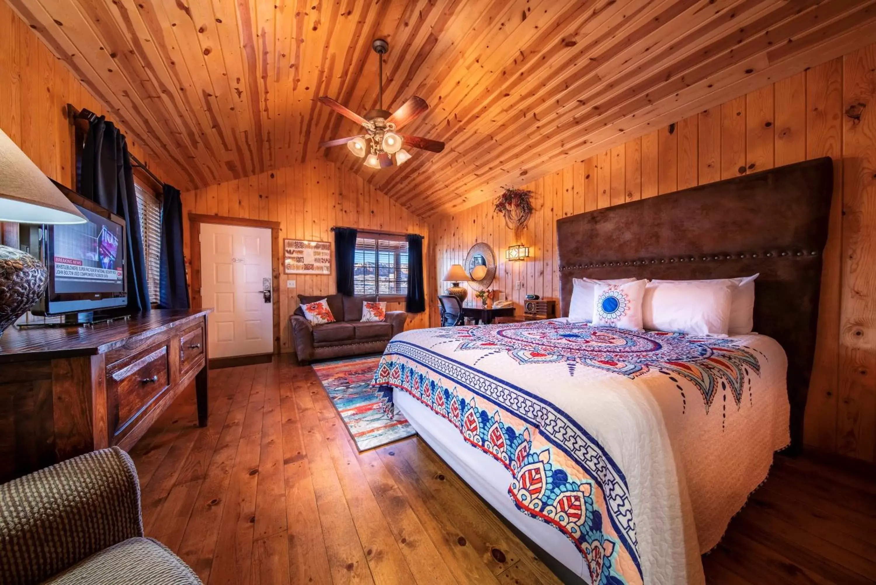 Photo of the whole room, Bed in Desert Rose Resort & Cabins