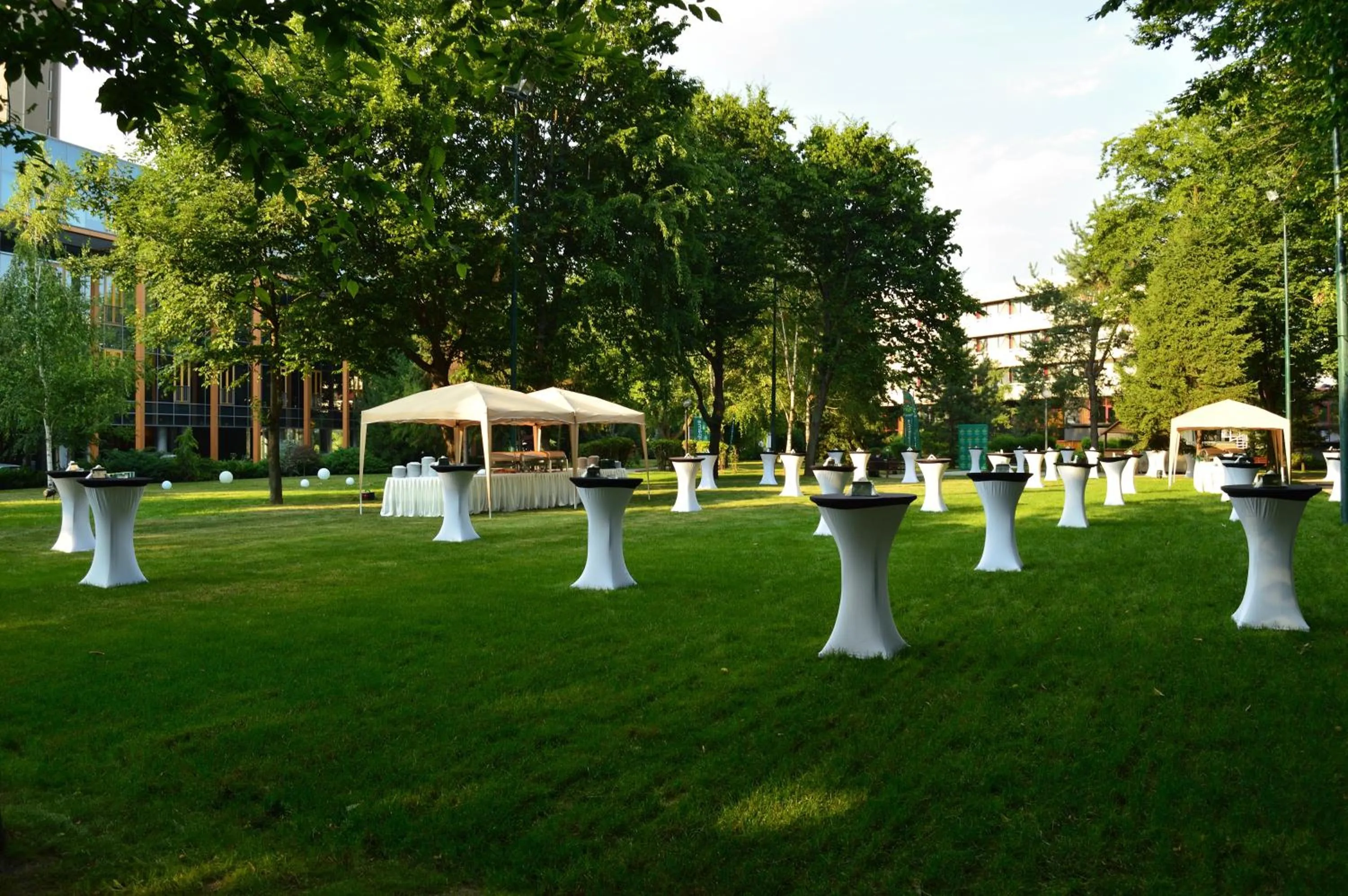 Garden in Crowne Plaza Bucharest by IHG