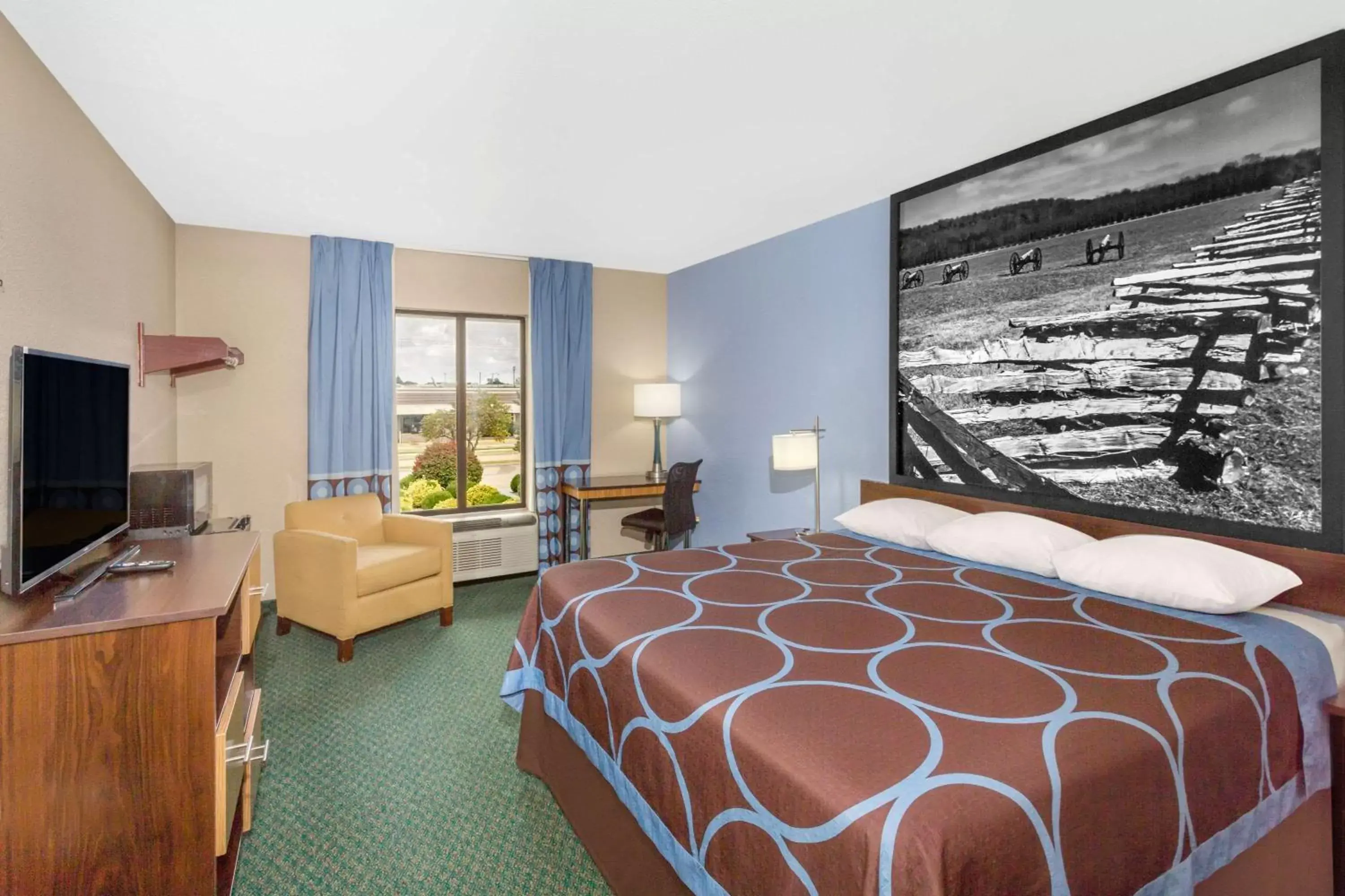 Photo of the whole room in Super 8 by Wyndham Bentonville