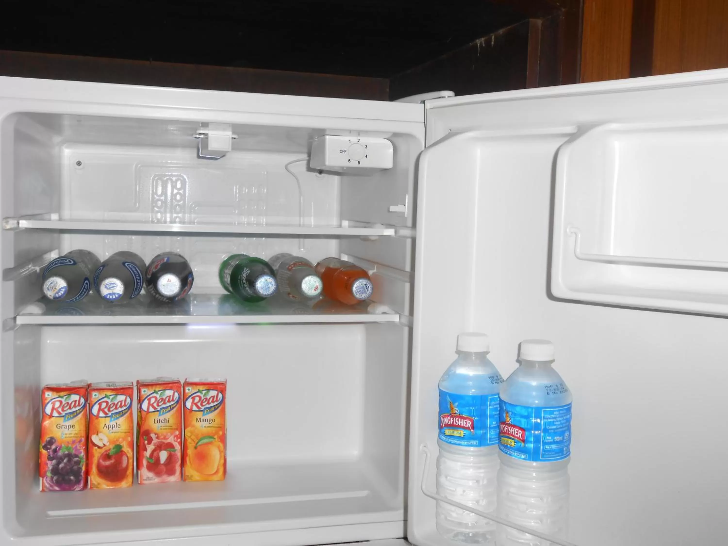 Drinks in Lytton Hotel