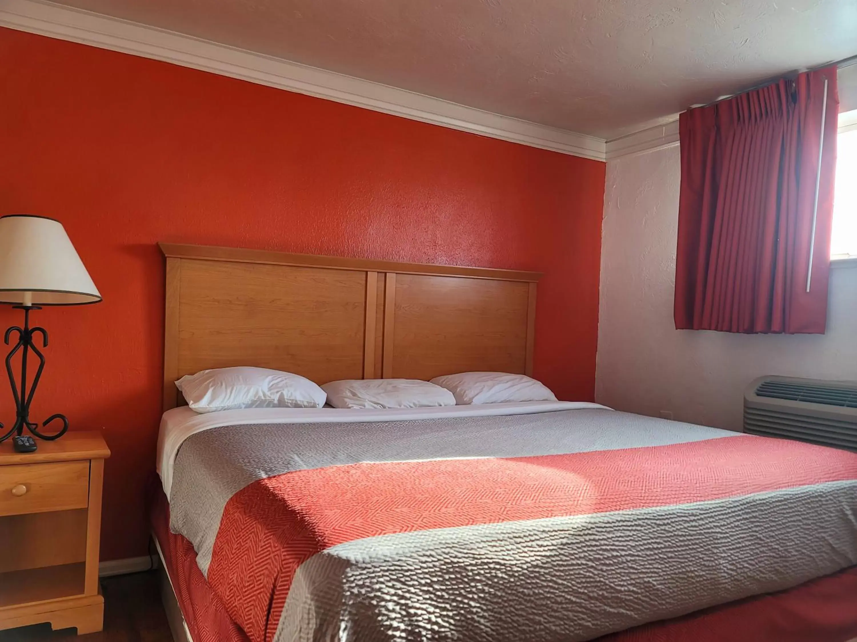 Bed in Motel 6-Canon City, CO 719-458-1216