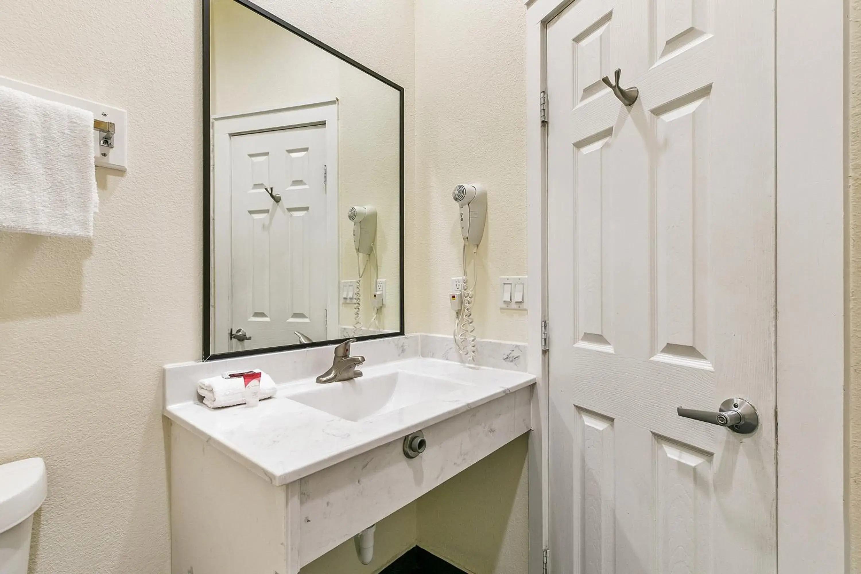 Bathroom in LIGHTHOUSE INN