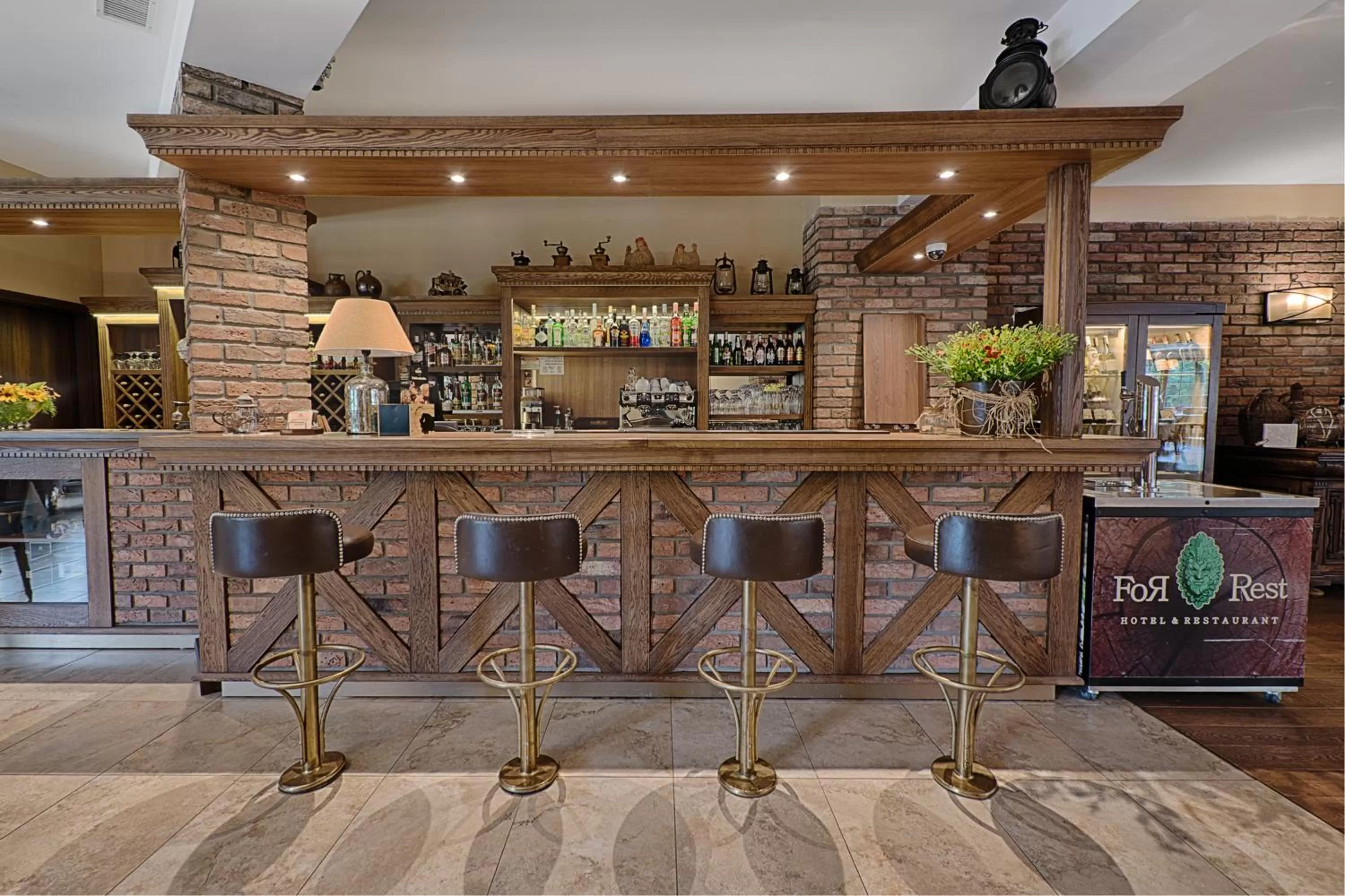 Restaurant/places to eat in ForRest Hotel & Restaurant