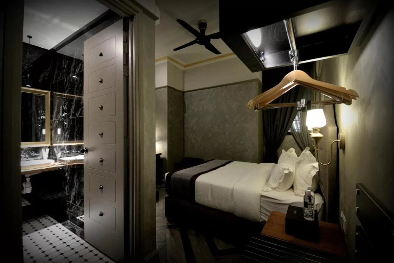 Photo of the whole room, Bed in 1969 Business Suites @ Ipoh Garden