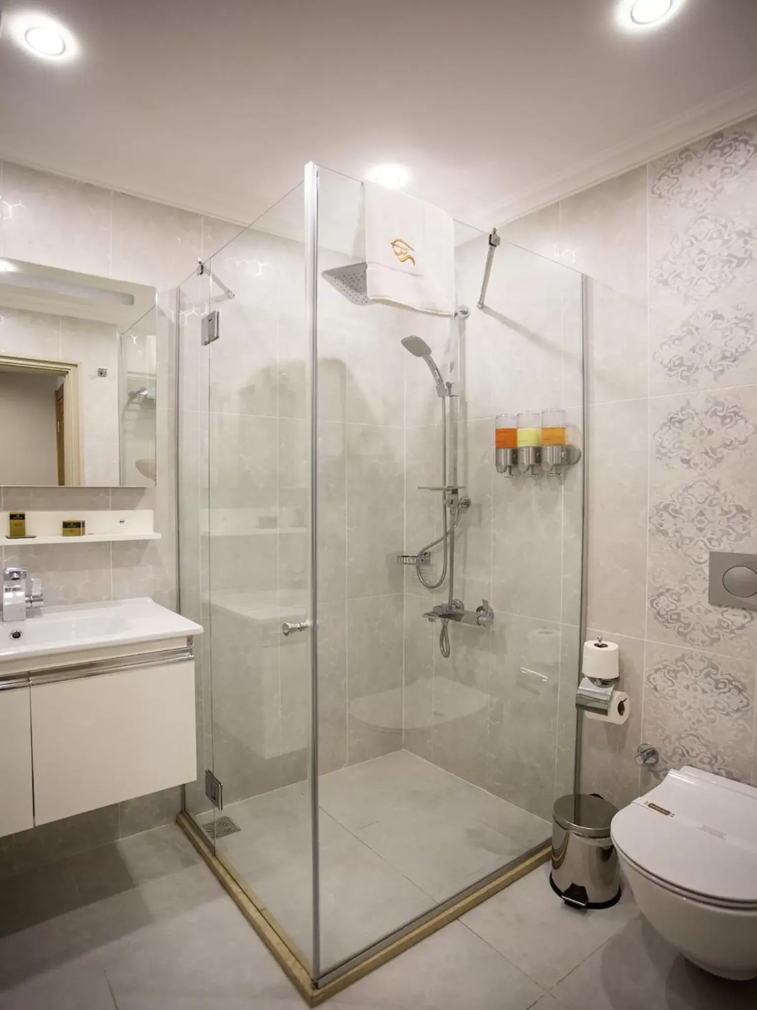 Shower, Bathroom in Bonne Sante Hotel