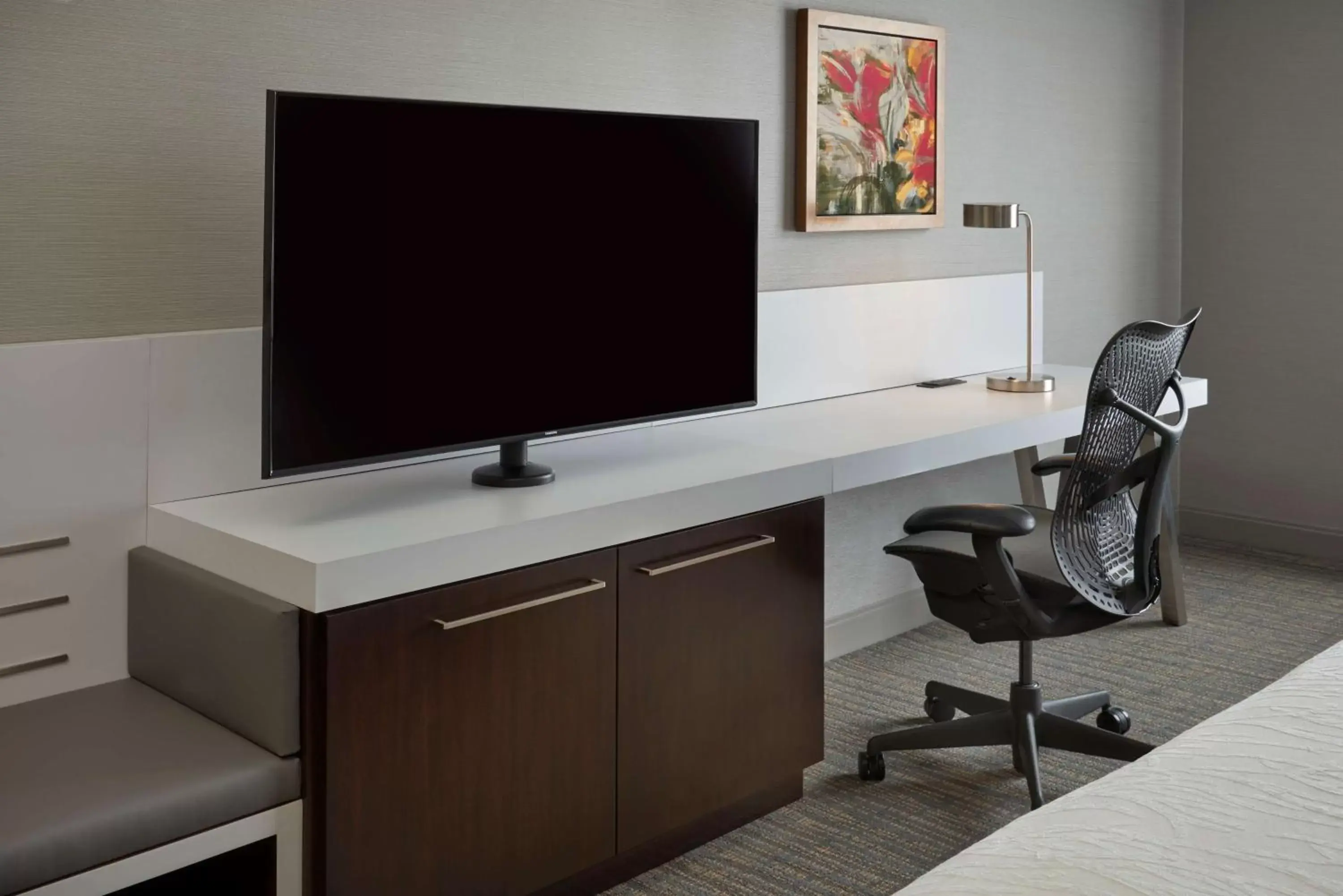 King Evolution Whirpool Suite in Hilton Garden Inn Toronto Airport West/Mississauga King Evolution Whirpool Suite in Hilton Garden Inn Toronto Airport West/Mississauga