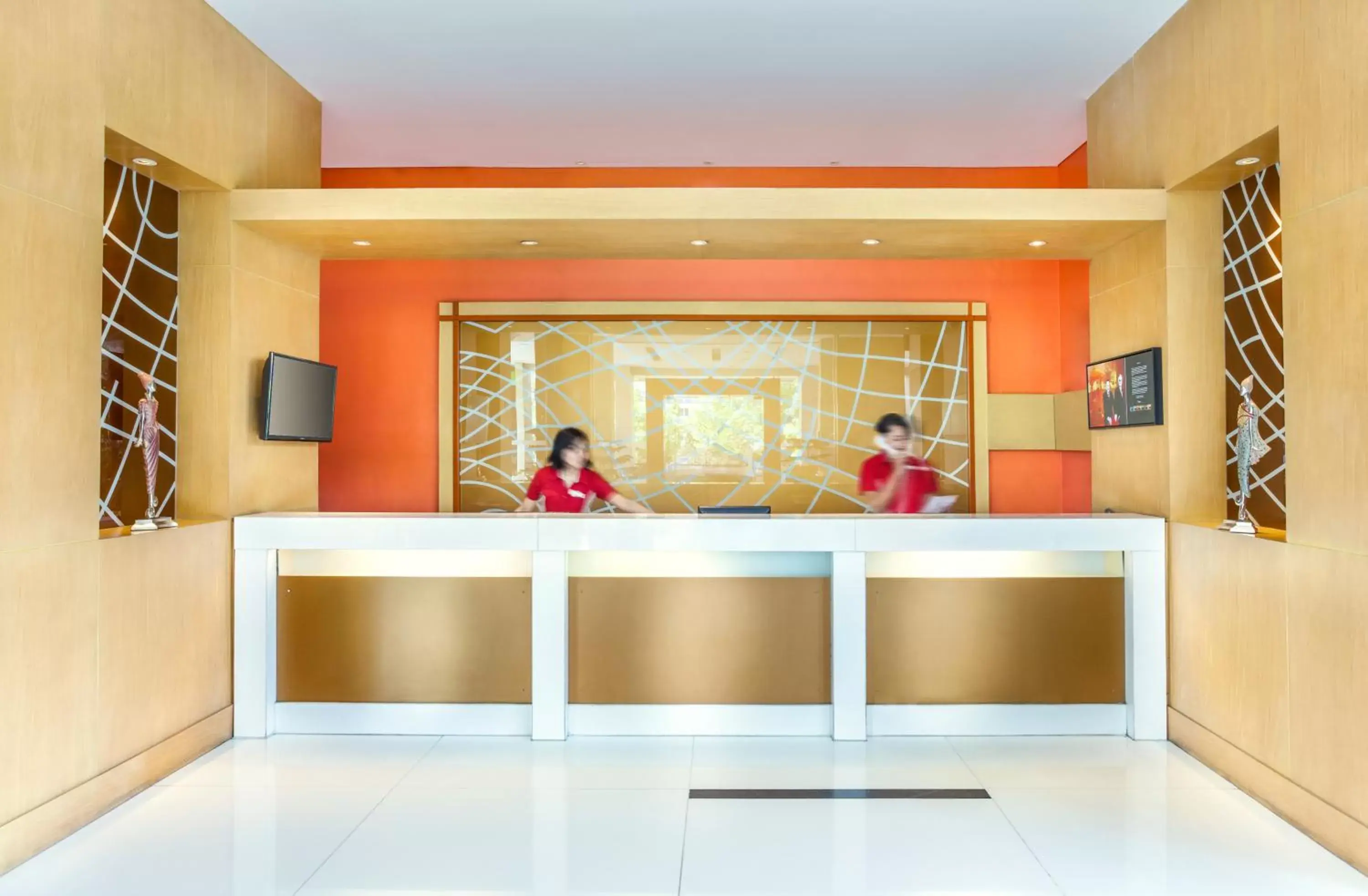 Lobby or reception in Hotel Ibis Semarang Simpang Lima