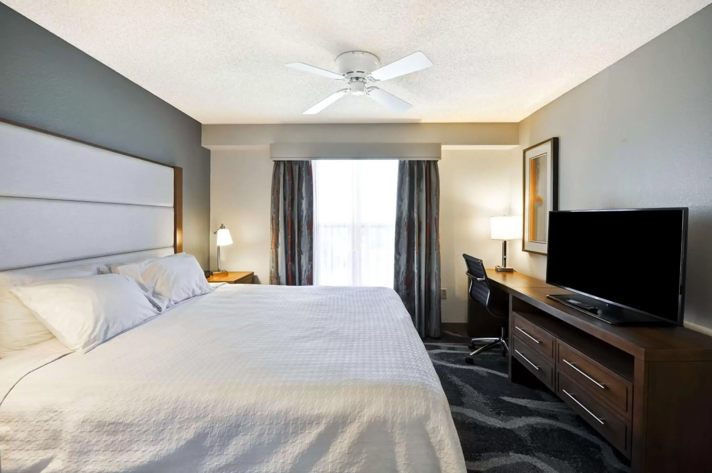 Bedroom, Bed in Homewood Suites by Hilton Phoenix-Biltmore