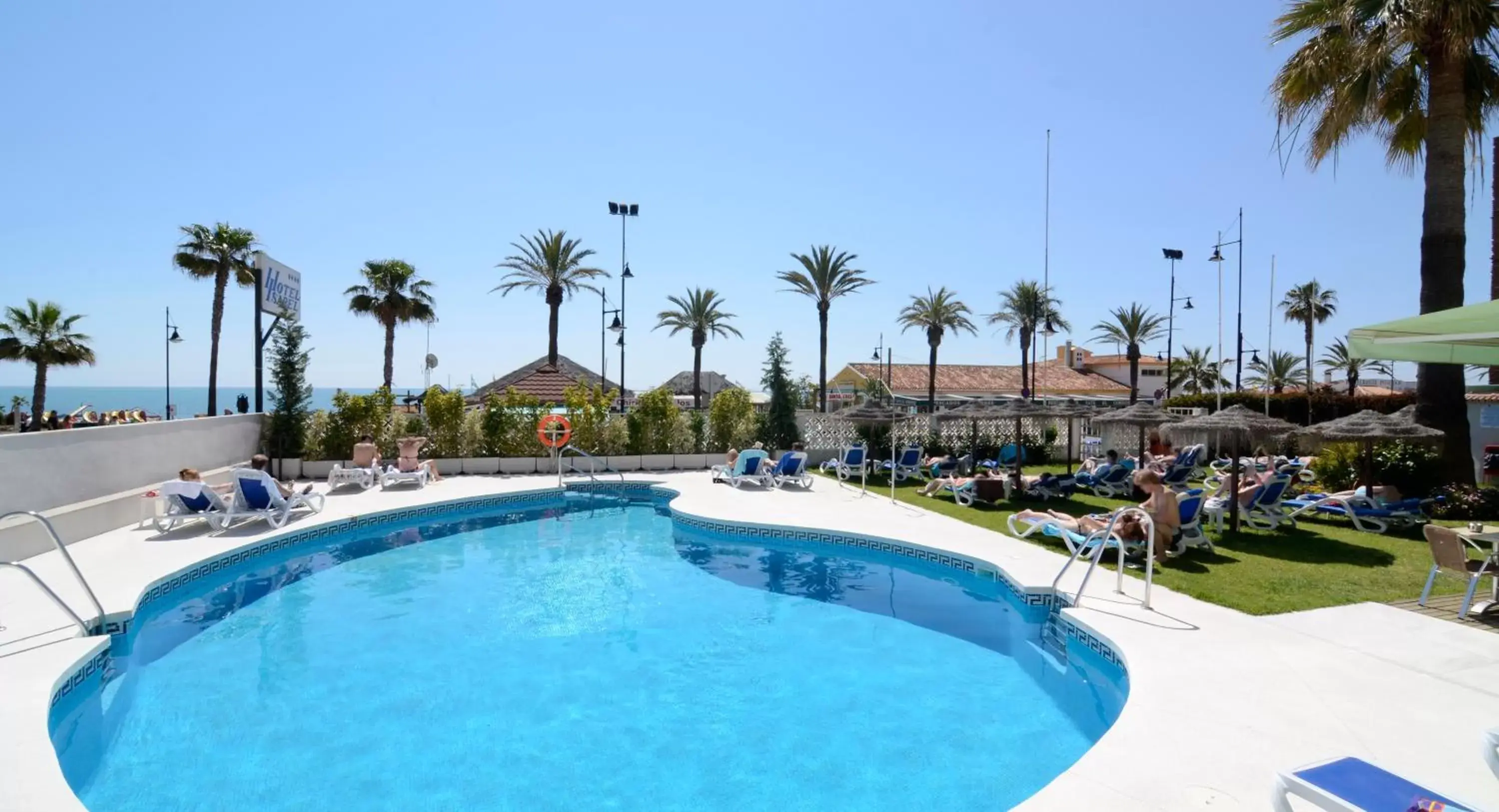 Swimming Pool in Hotel Isabel