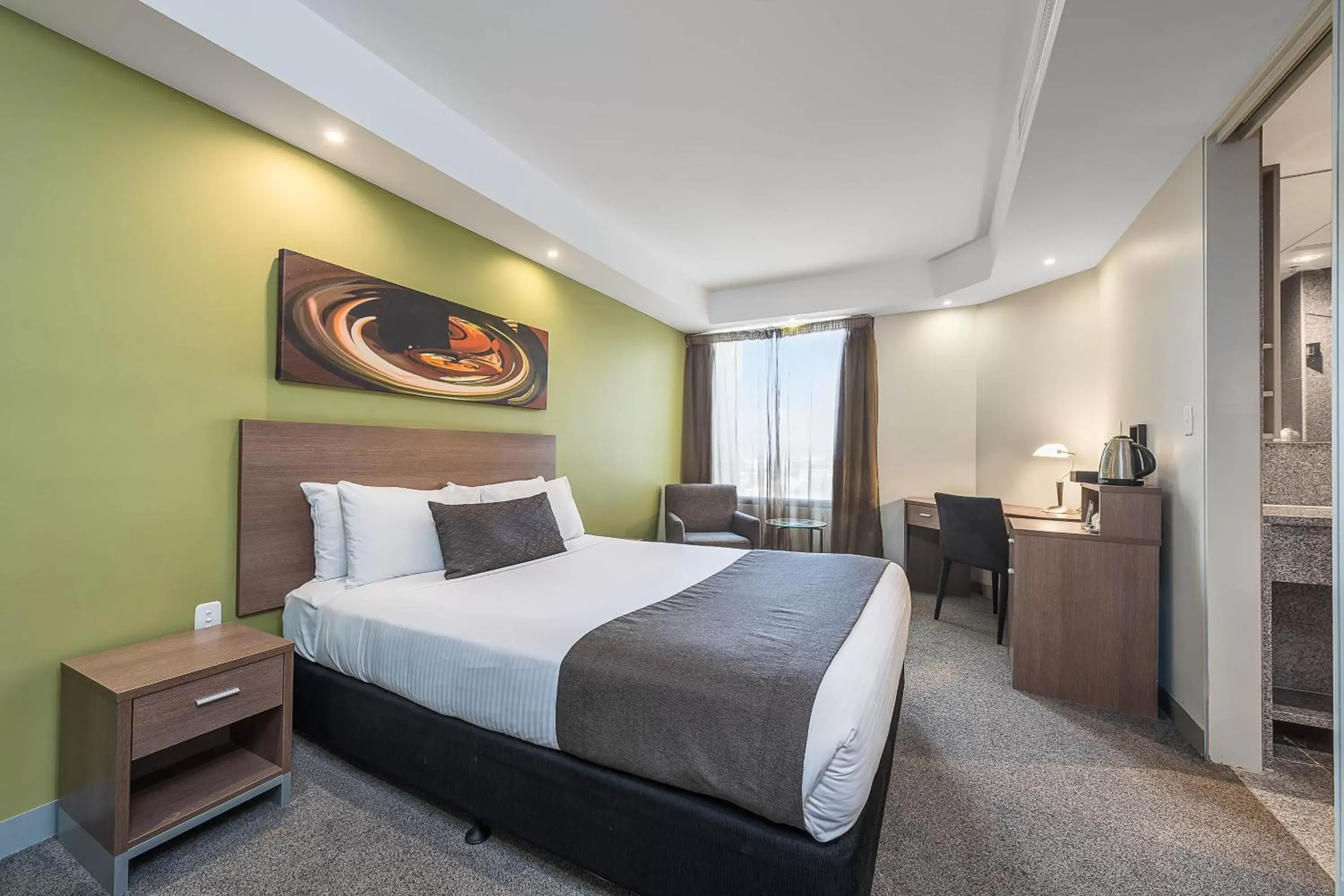 Bedroom, Bed in Mantra Melbourne Airport