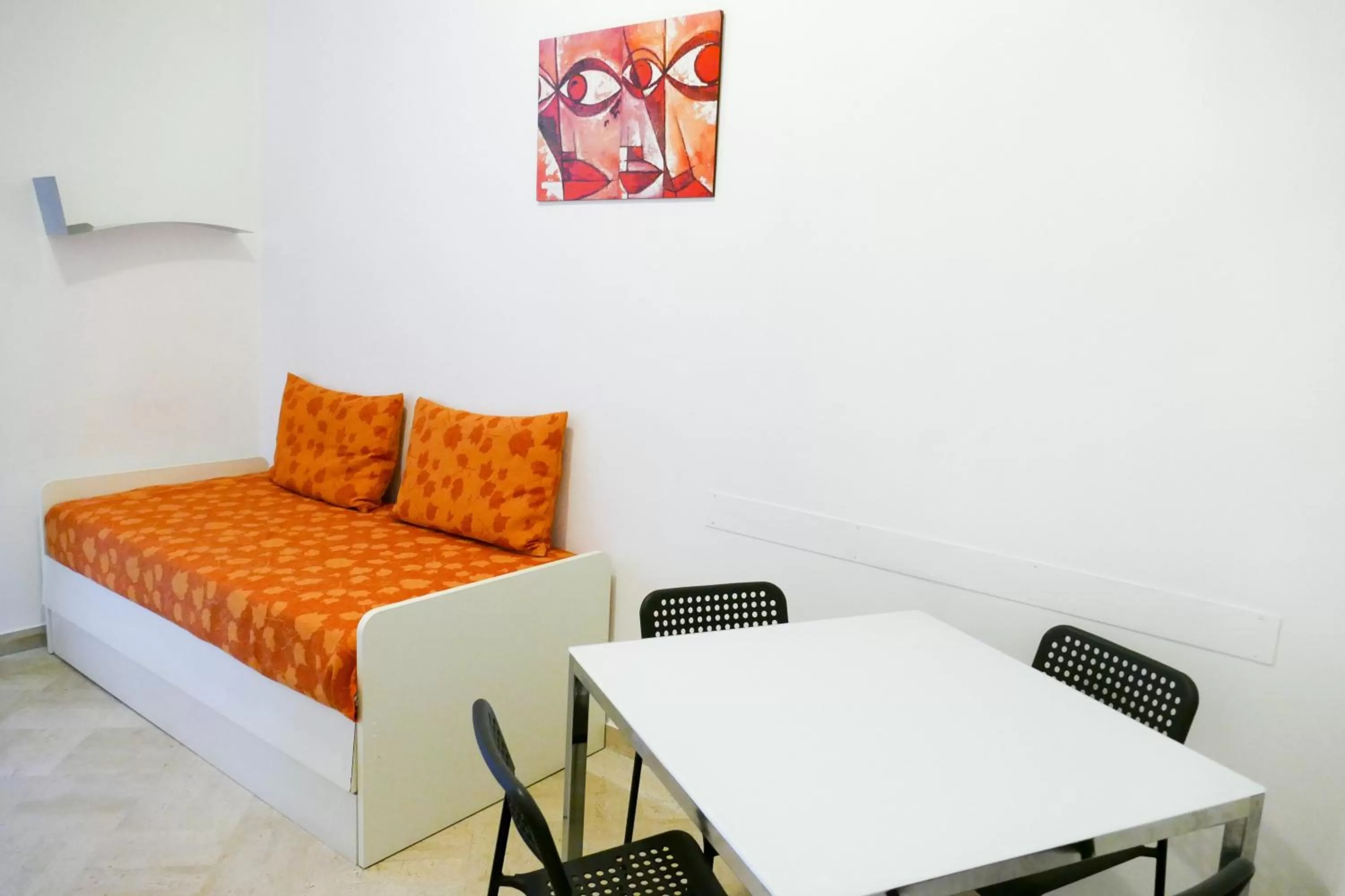 Living room, Bed in Visa Residence