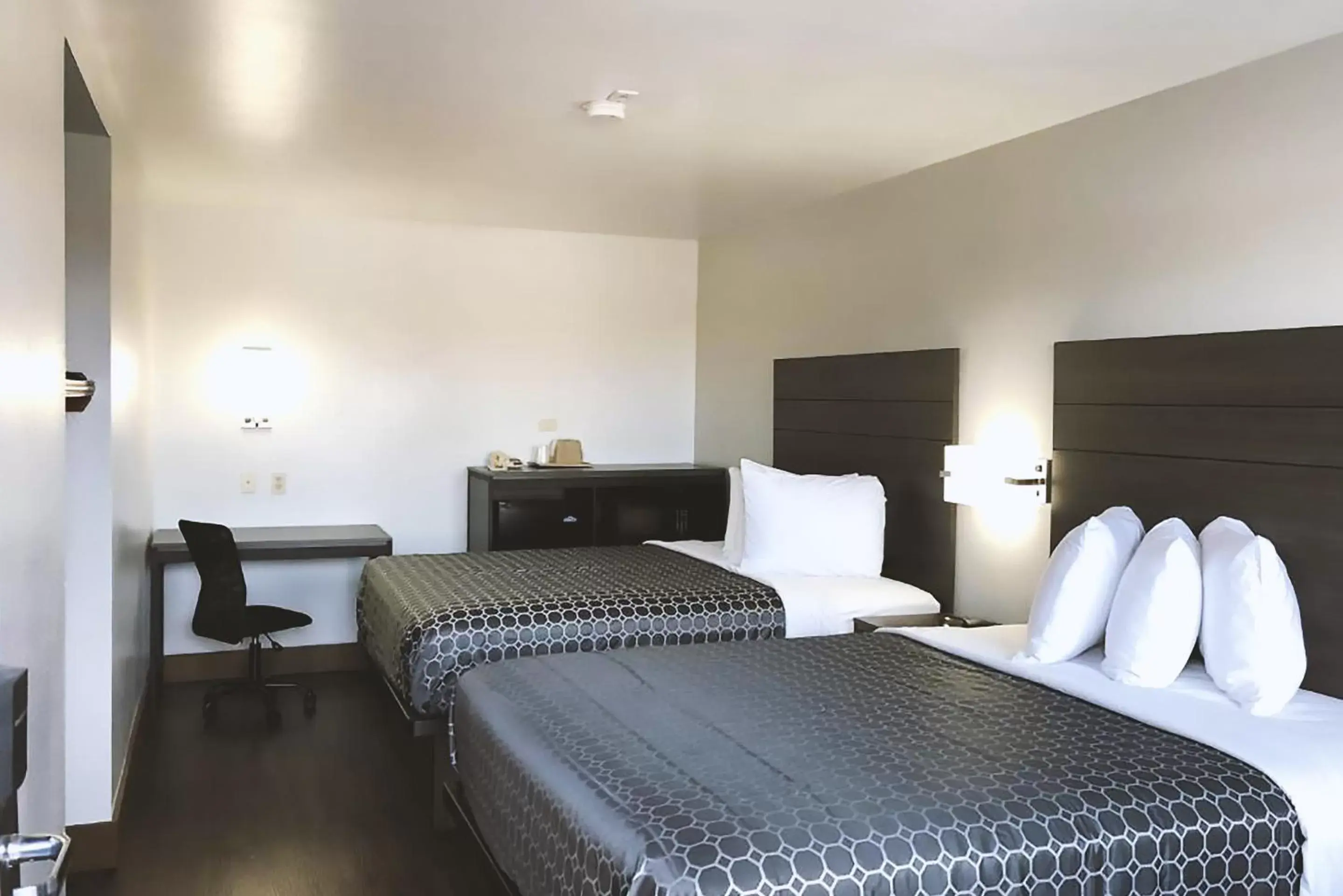 Bed in Blue Way Inn By Jasper Near Frost Bank Center Bed in Blue Way Inn By Jasper Near Frost Bank Center