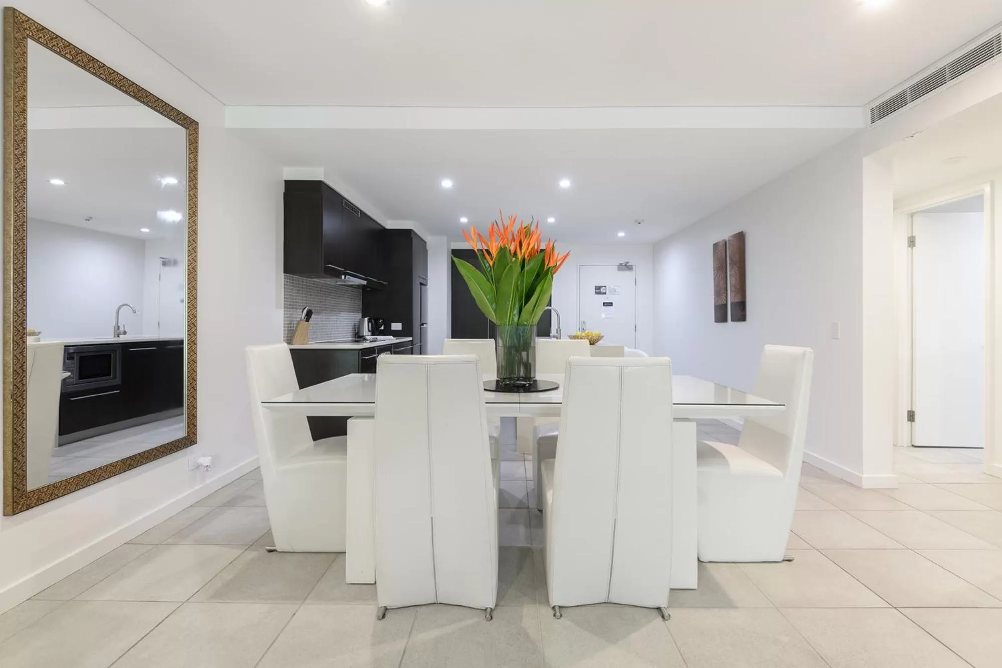 Kitchen or kitchenette, Dining Area in Port Douglas Private Apartments in Temple