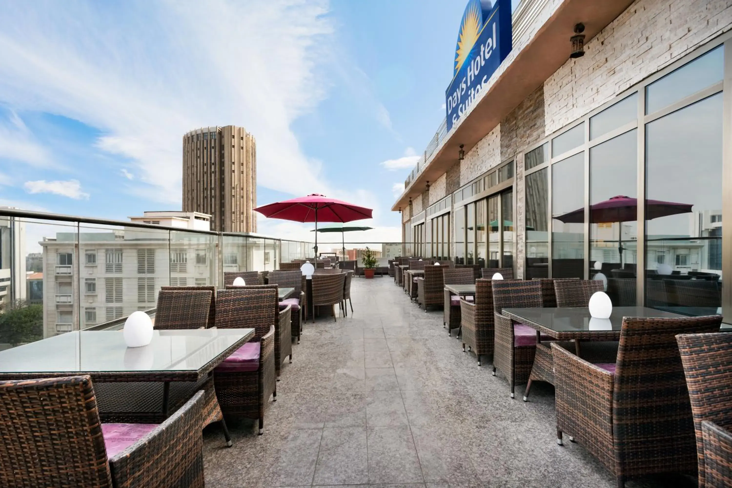 Patio, Restaurant/Places to Eat in Days Hotel & Suites by Wyndham Dakar