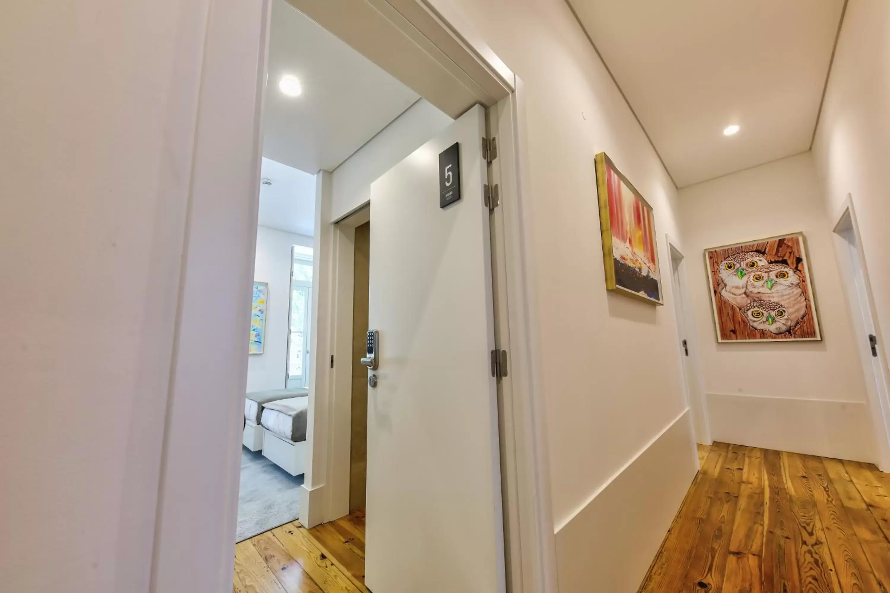 Property building, Bathroom in Avenue Garden