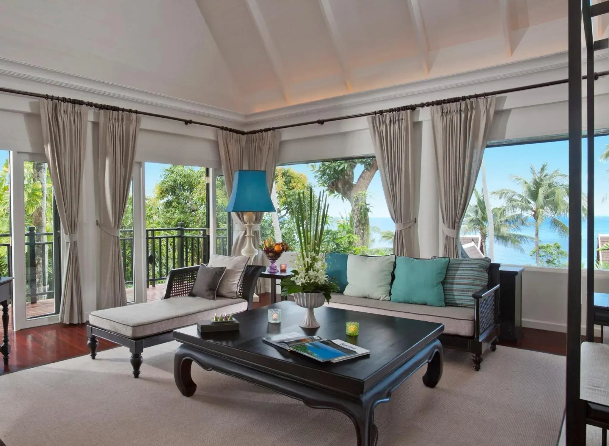 Photo of the whole room, Seating Area in InterContinental Koh Samui Resort, an IHG Hotel