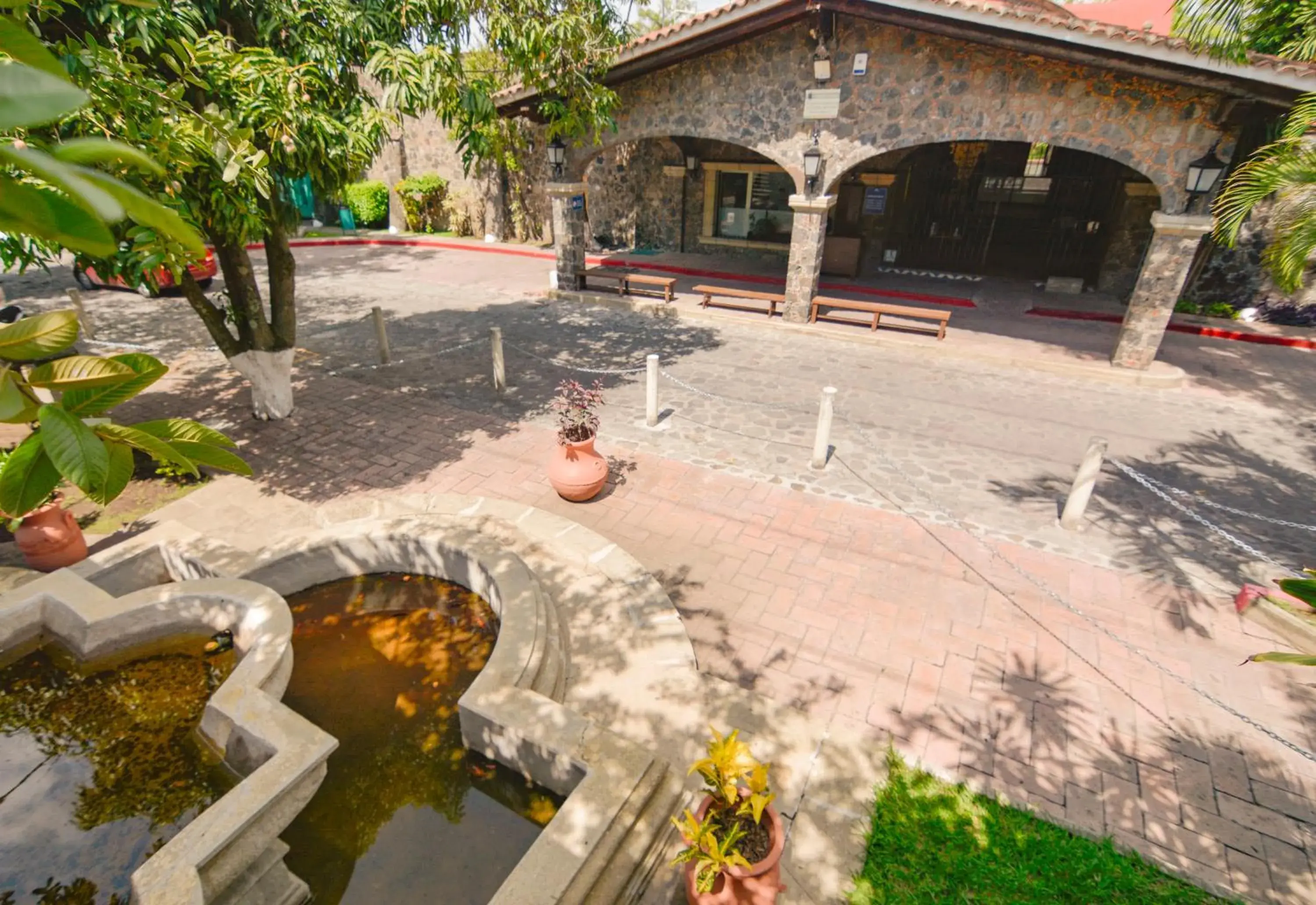 Facade/entrance in Hotel Coral Cuernavaca Resort & Spa