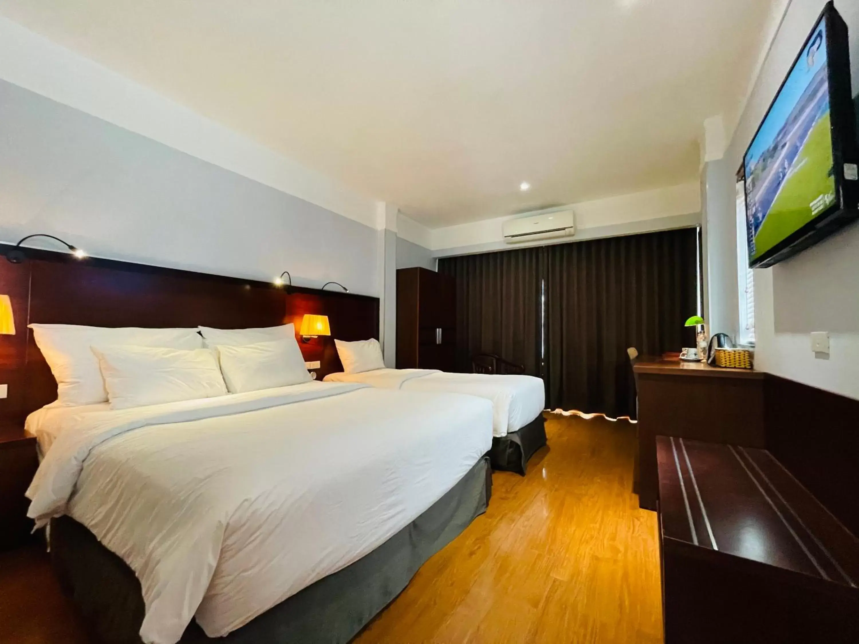 Bed in The Vancouver Hotel - Ninh Binh