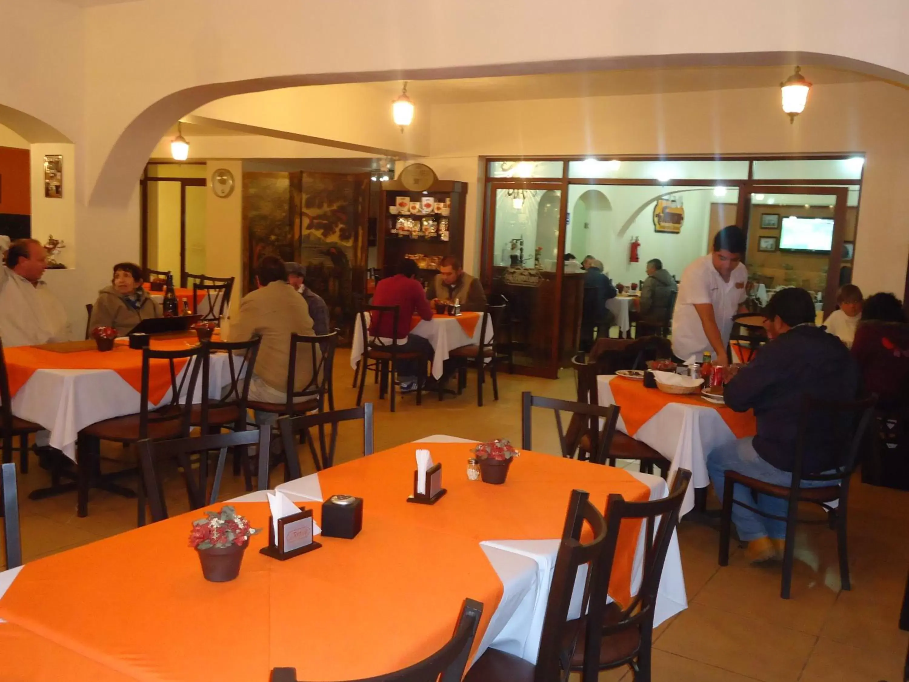 Restaurant/Places to Eat in Hotel Plaza San Carlos