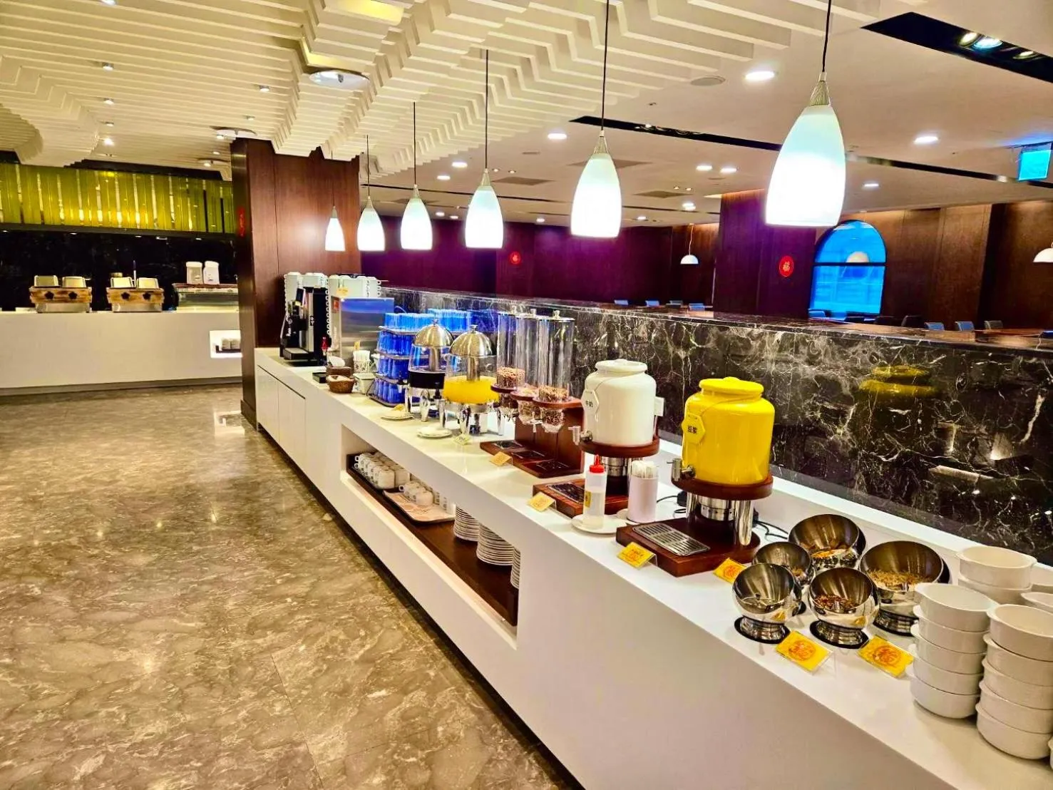 Food and drinks in Best Hotel