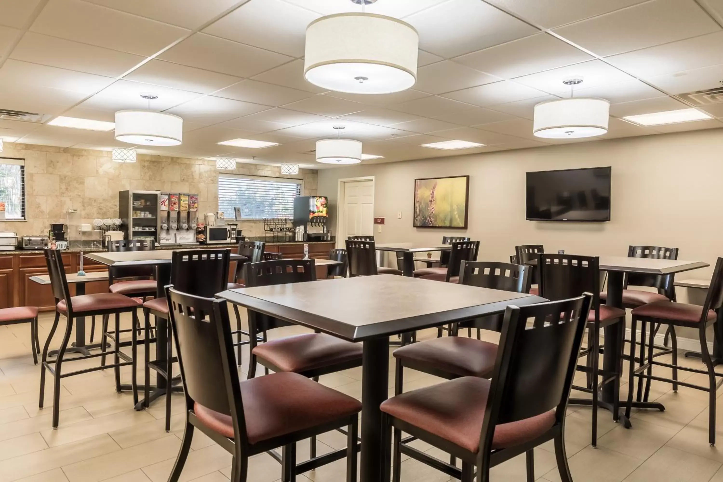 Coffee/tea facilities, Restaurant/Places to Eat in Best Western Plus Sebastian Hotel & Suites