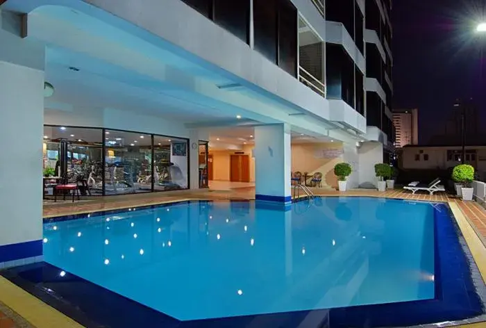 Swimming Pool in Tai Pan Hotel