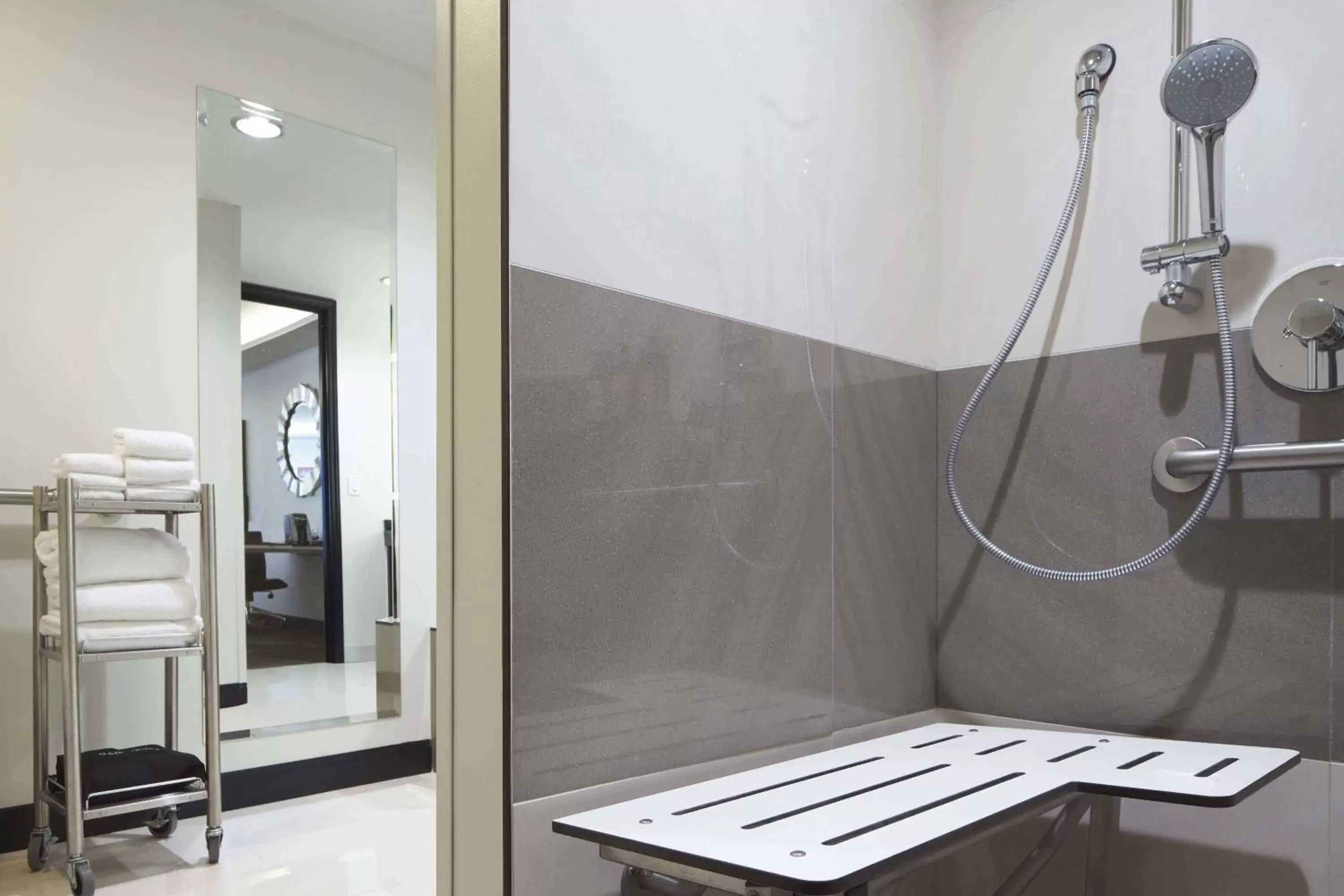 Bathroom in The Davenport Grand, Autograph Collection