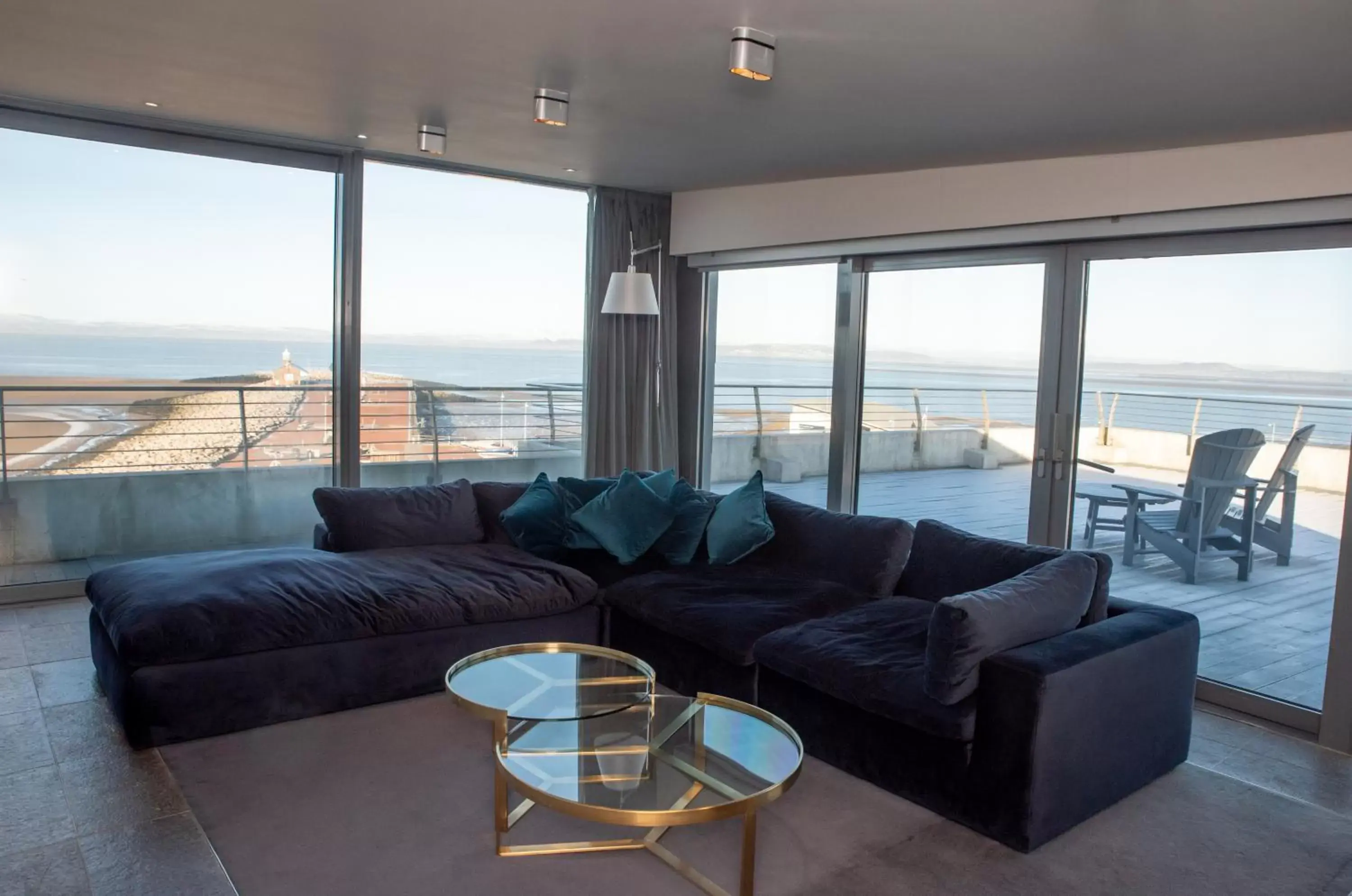 Living room, Sea View in Midland Hotel