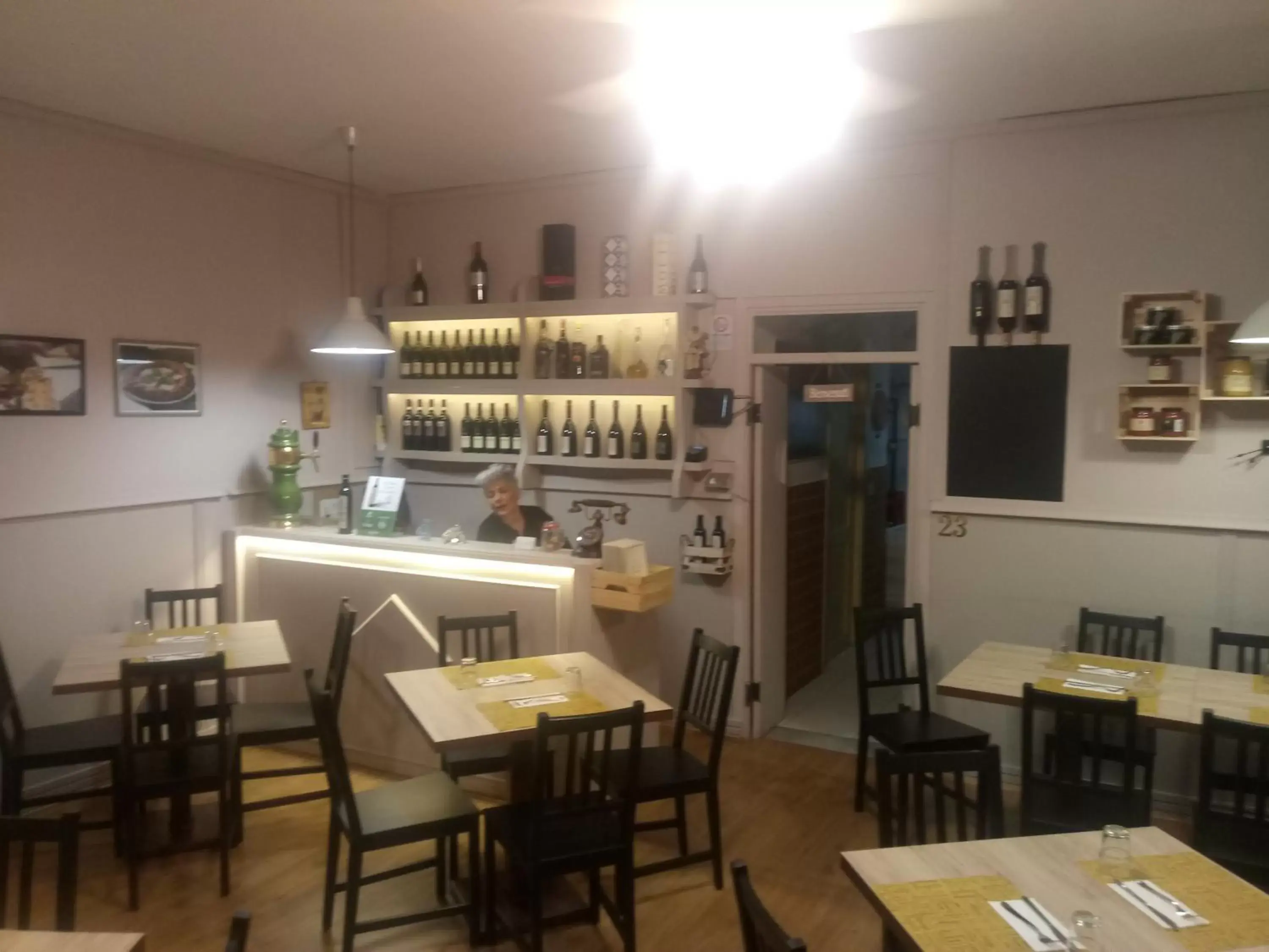 Restaurant/Places to Eat in B&B Mansarda