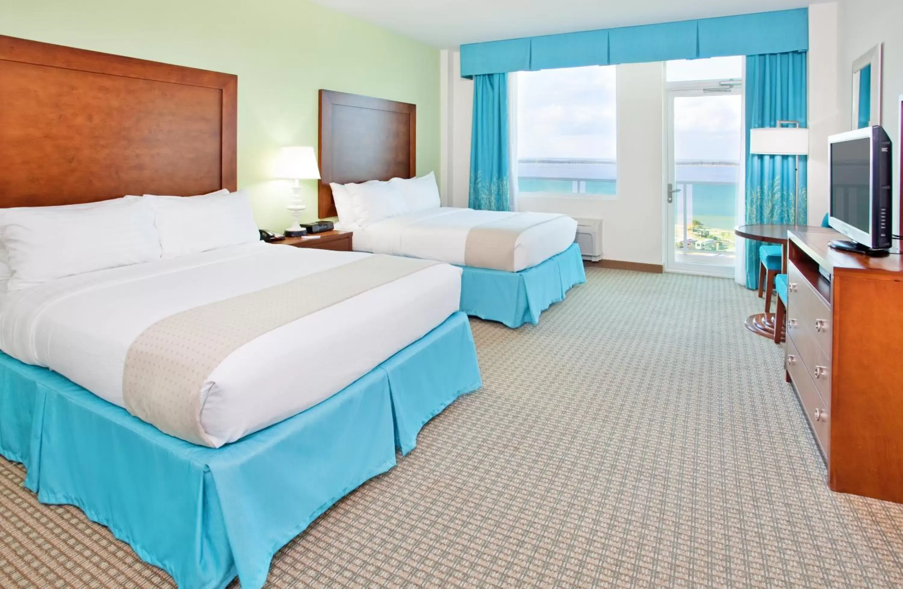 Bedroom in Holiday Inn Resort Pensacola Beach, an IHG Hotel