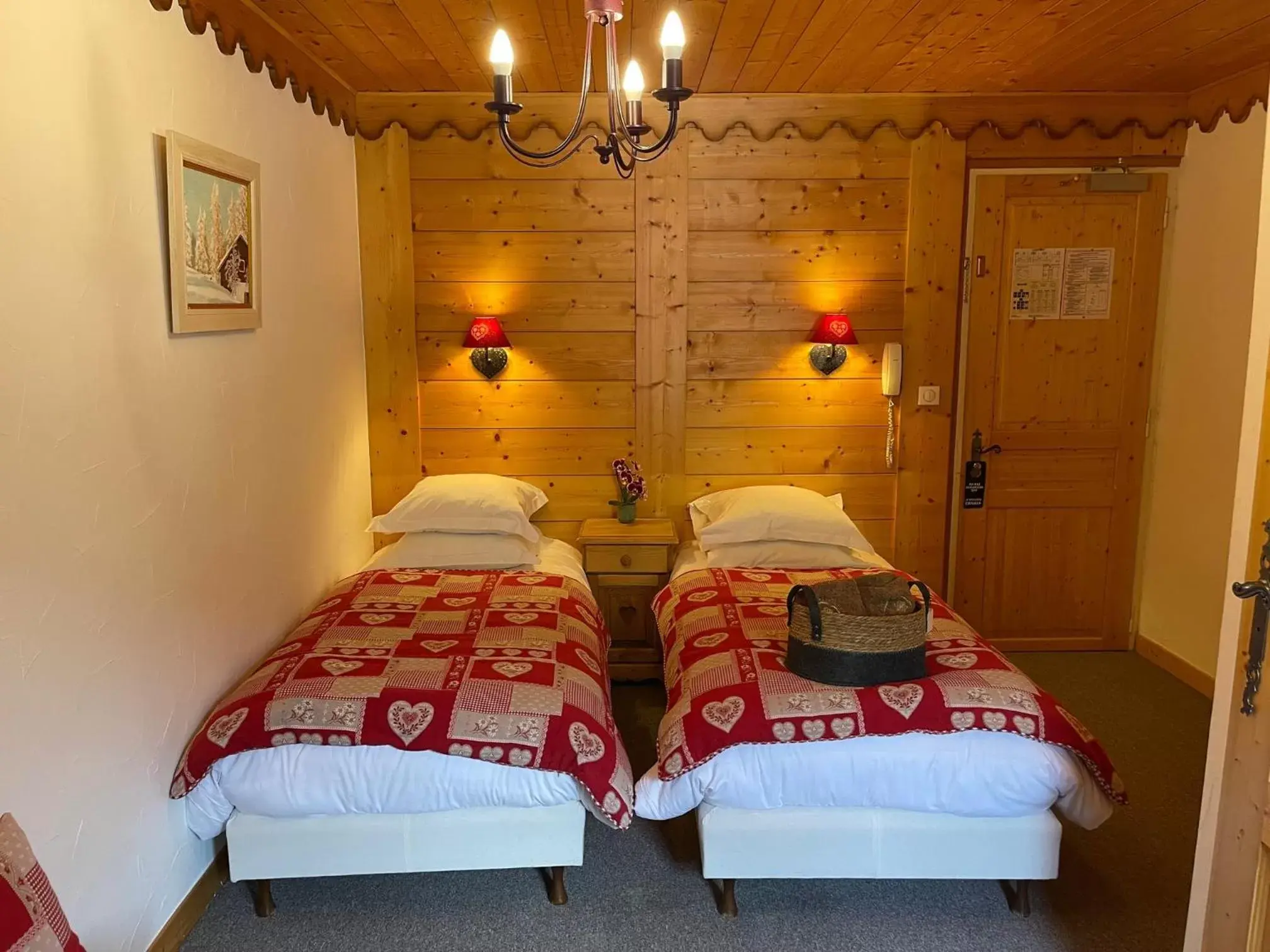 Bed in Hôtel Les Glaciers