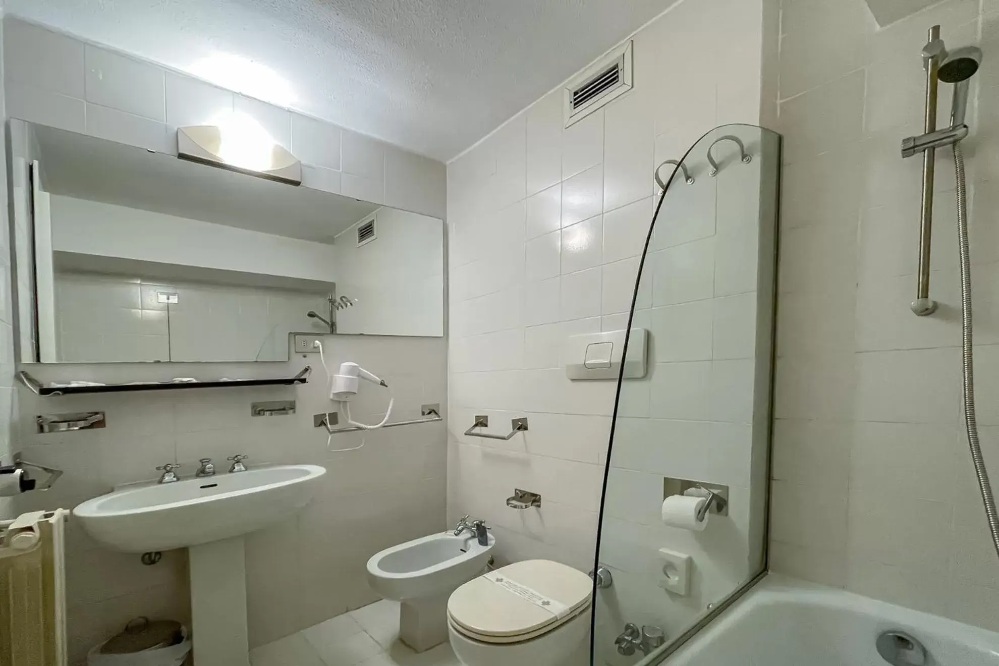 Bathroom in Hotel Britannia