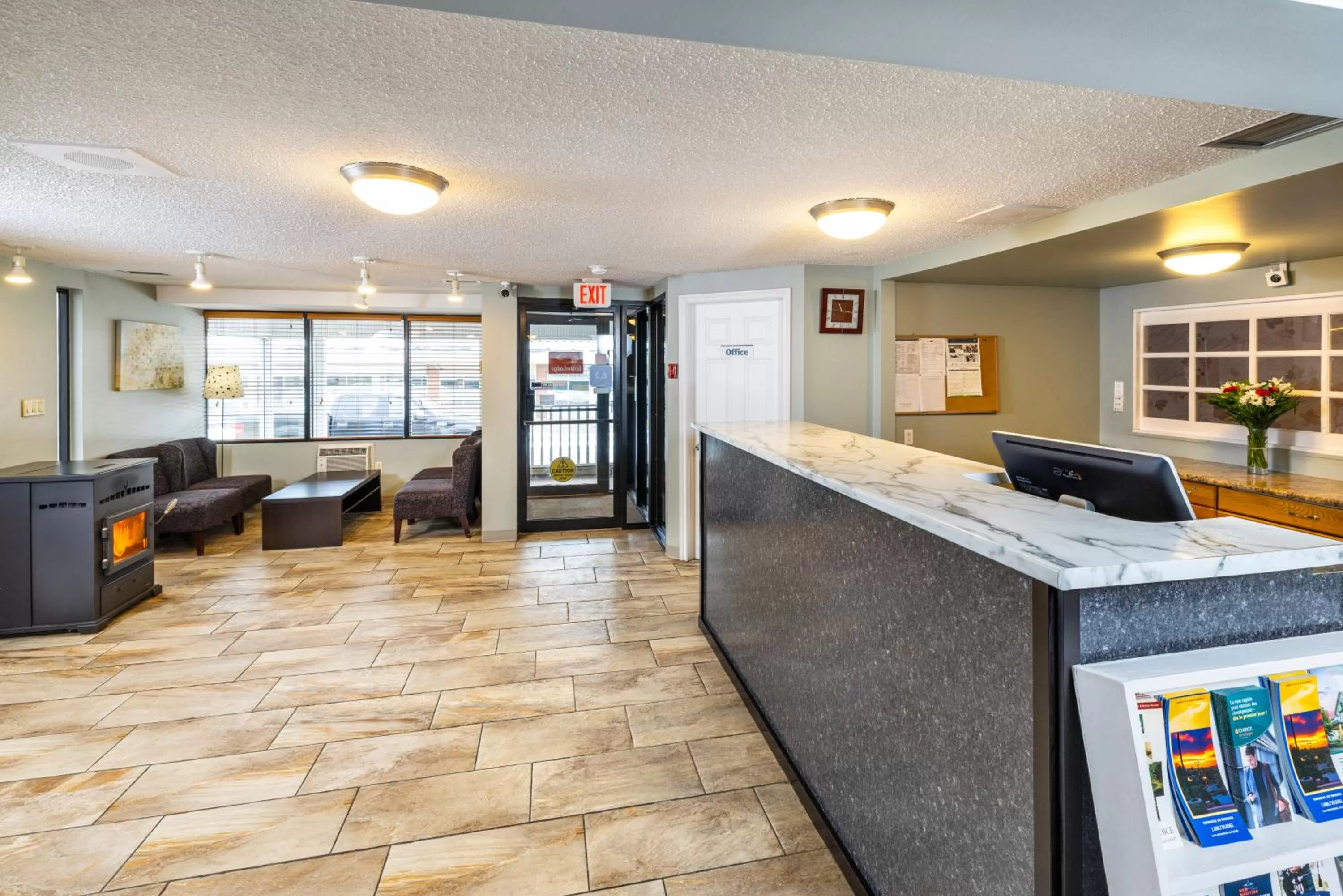 Lobby or reception in Econo Lodge Miramichi