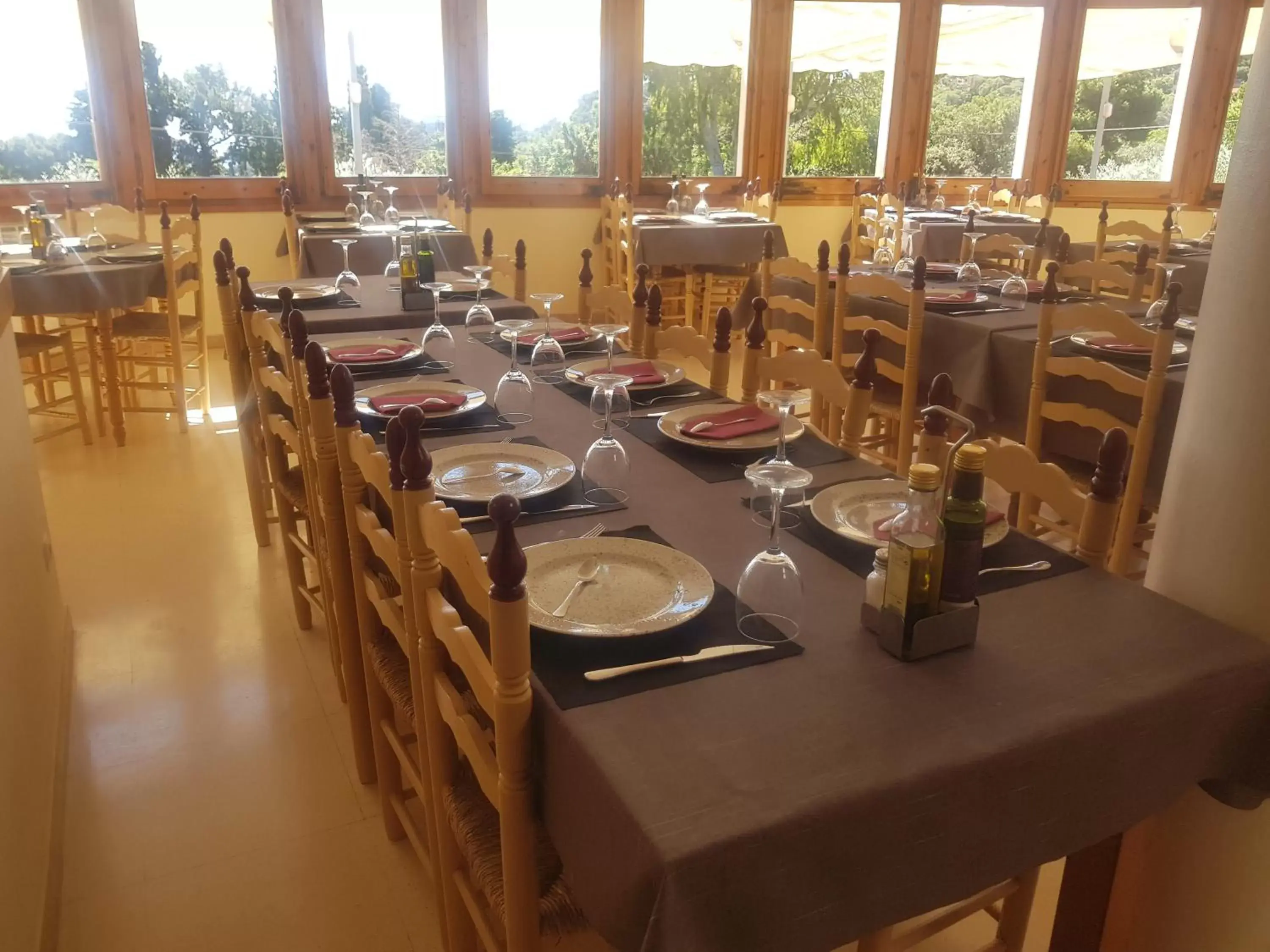 Restaurant/Places to Eat in Hostal Ondina