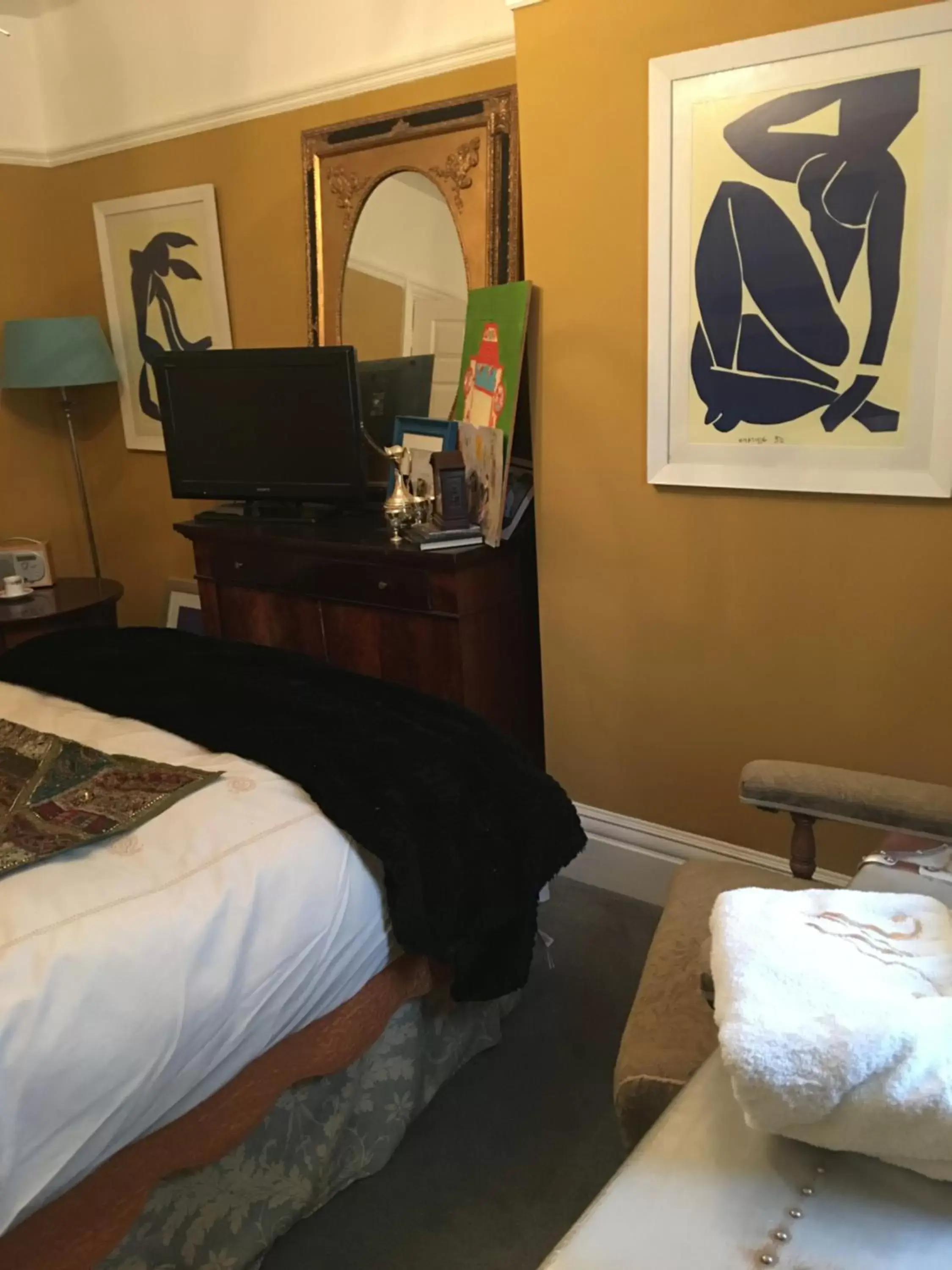 Bed in Wynberg House Bed & Breakfast