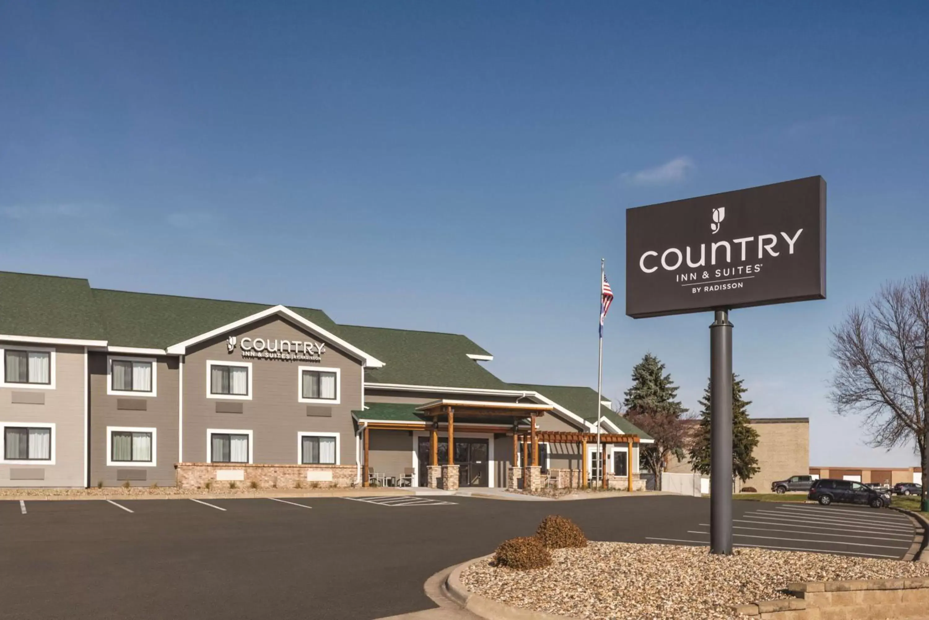 Property building in Country Inn & Suites by Radisson, Northfield, MN