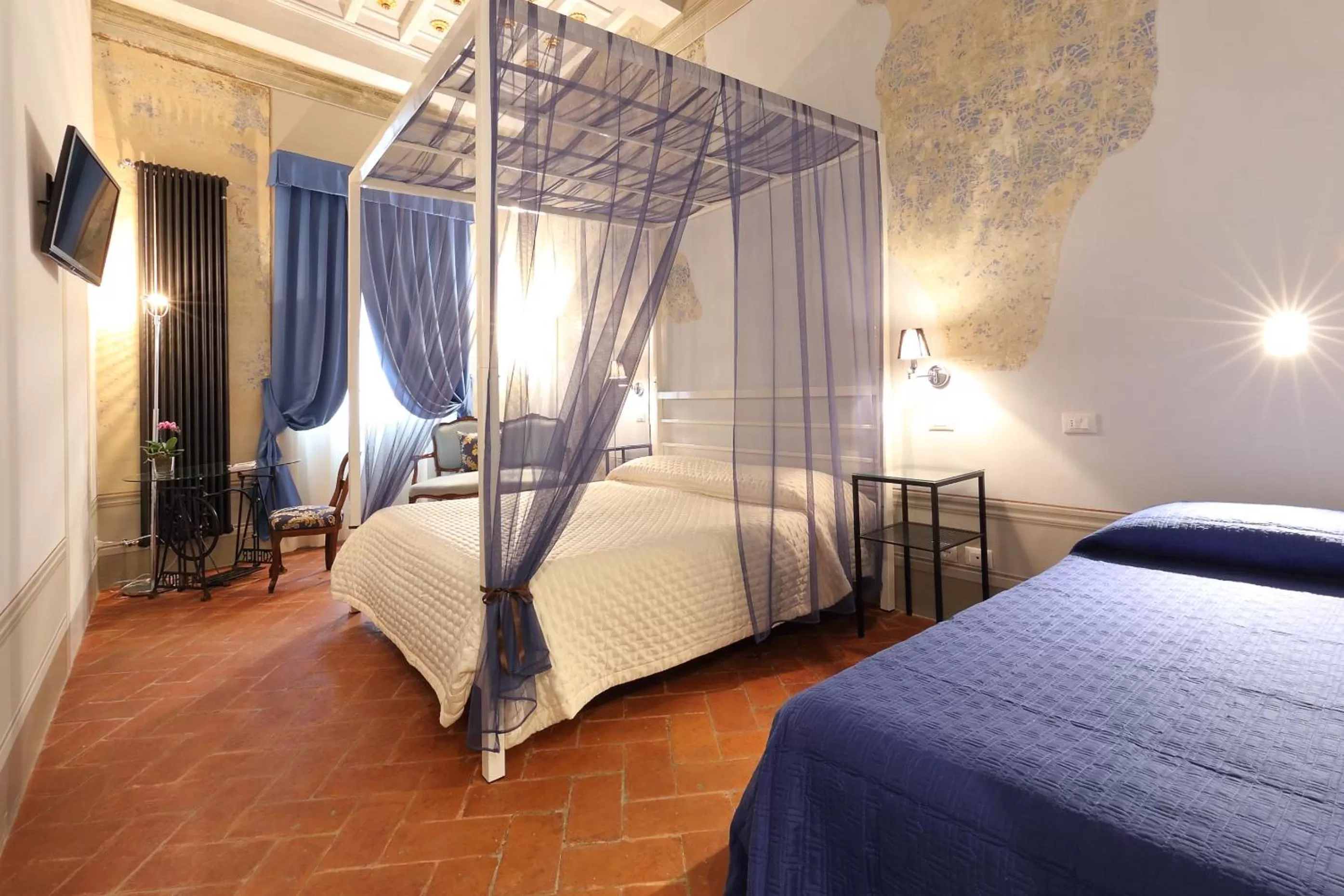 Bedroom in Uffizi Harmony